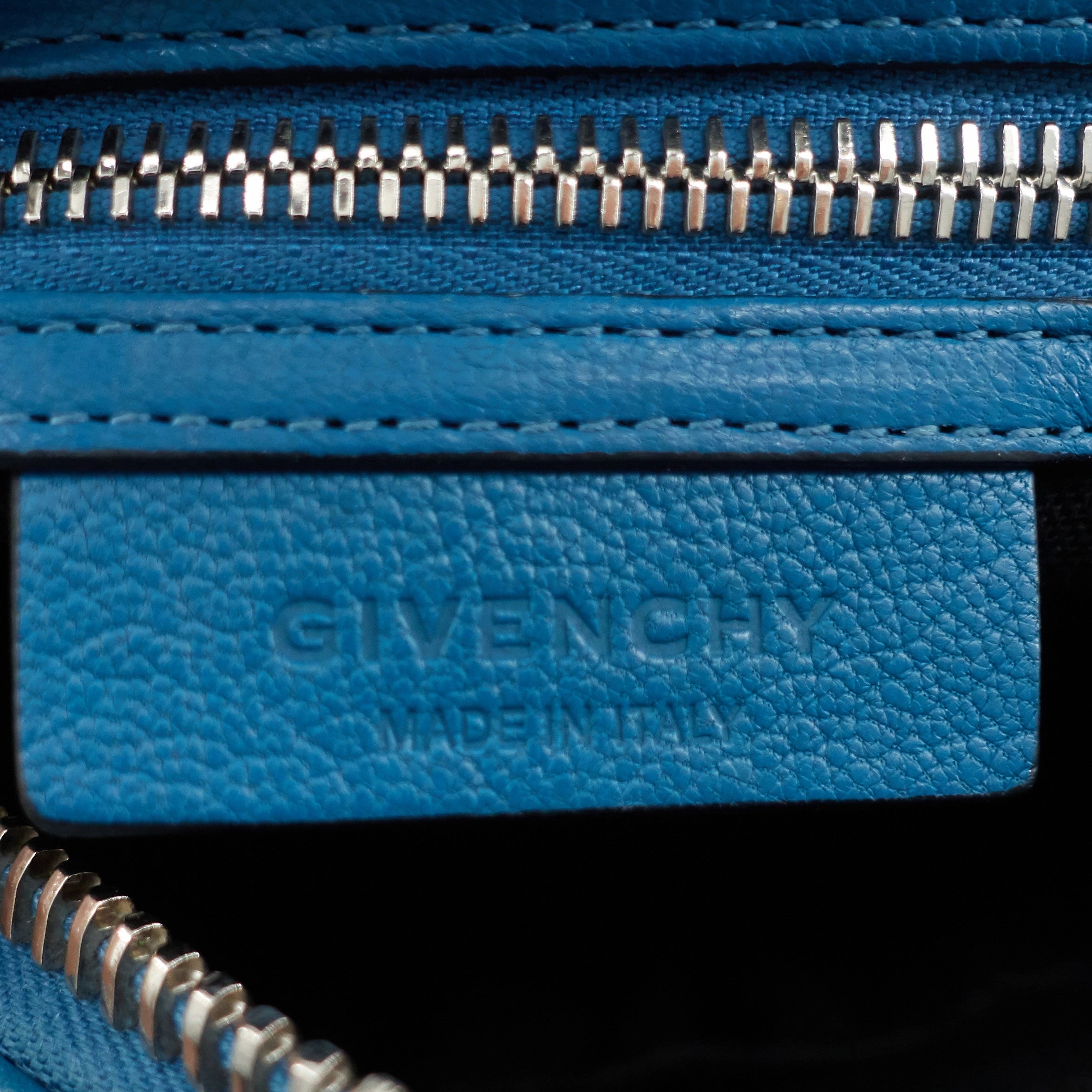 Antigona Medium Tricolour Calfskin Leather Bag
