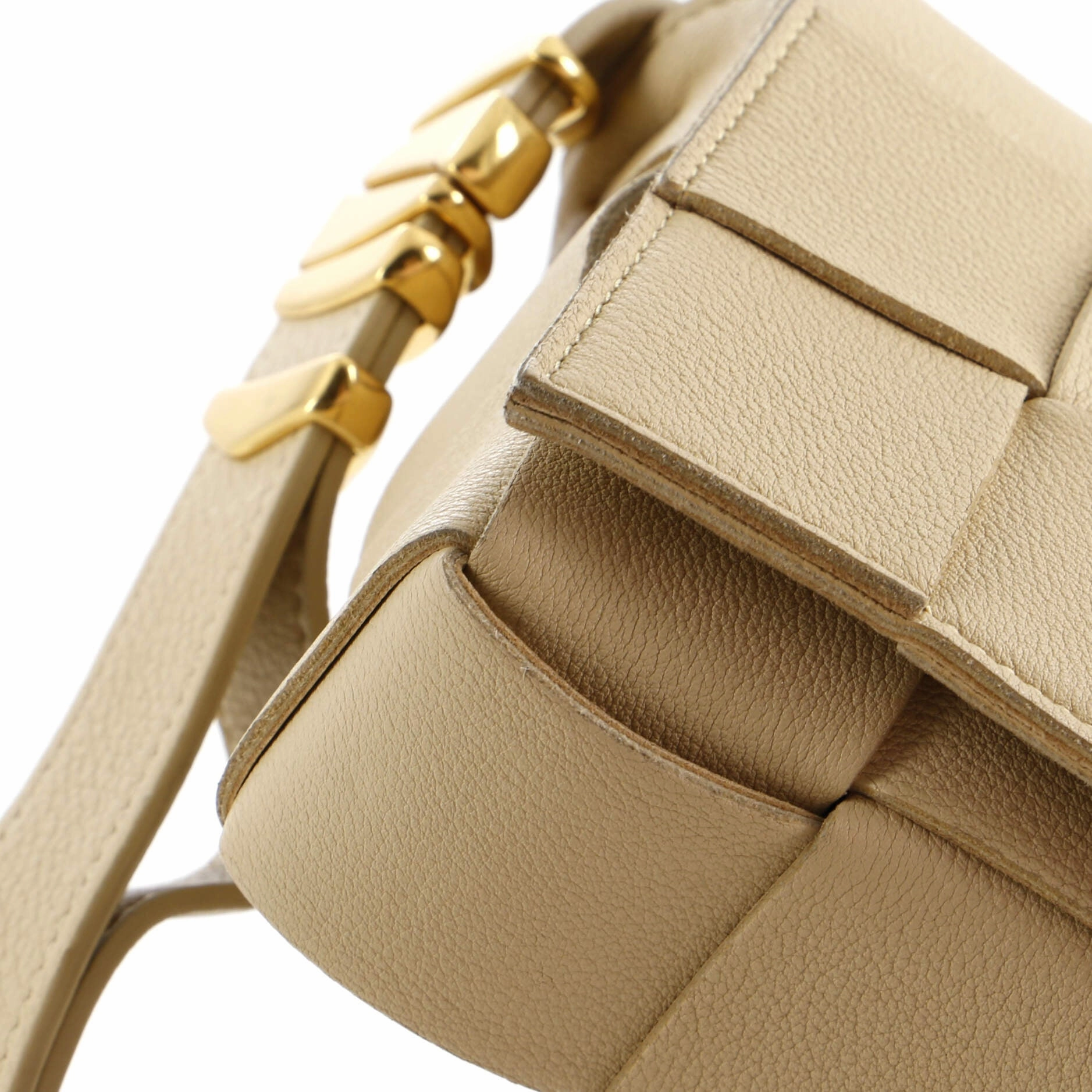 Cassette Crossbody Bag Maxi Intrecciato Grained Leather