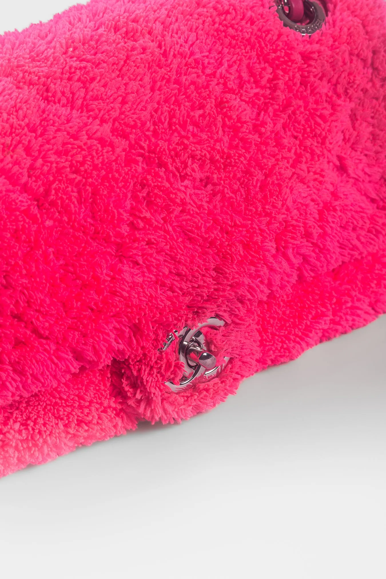 CHANEL - BAG COCO BEACH MEDIUM QUILTED FLAP FUCHSIA TERRY CLOTH TIMELESS