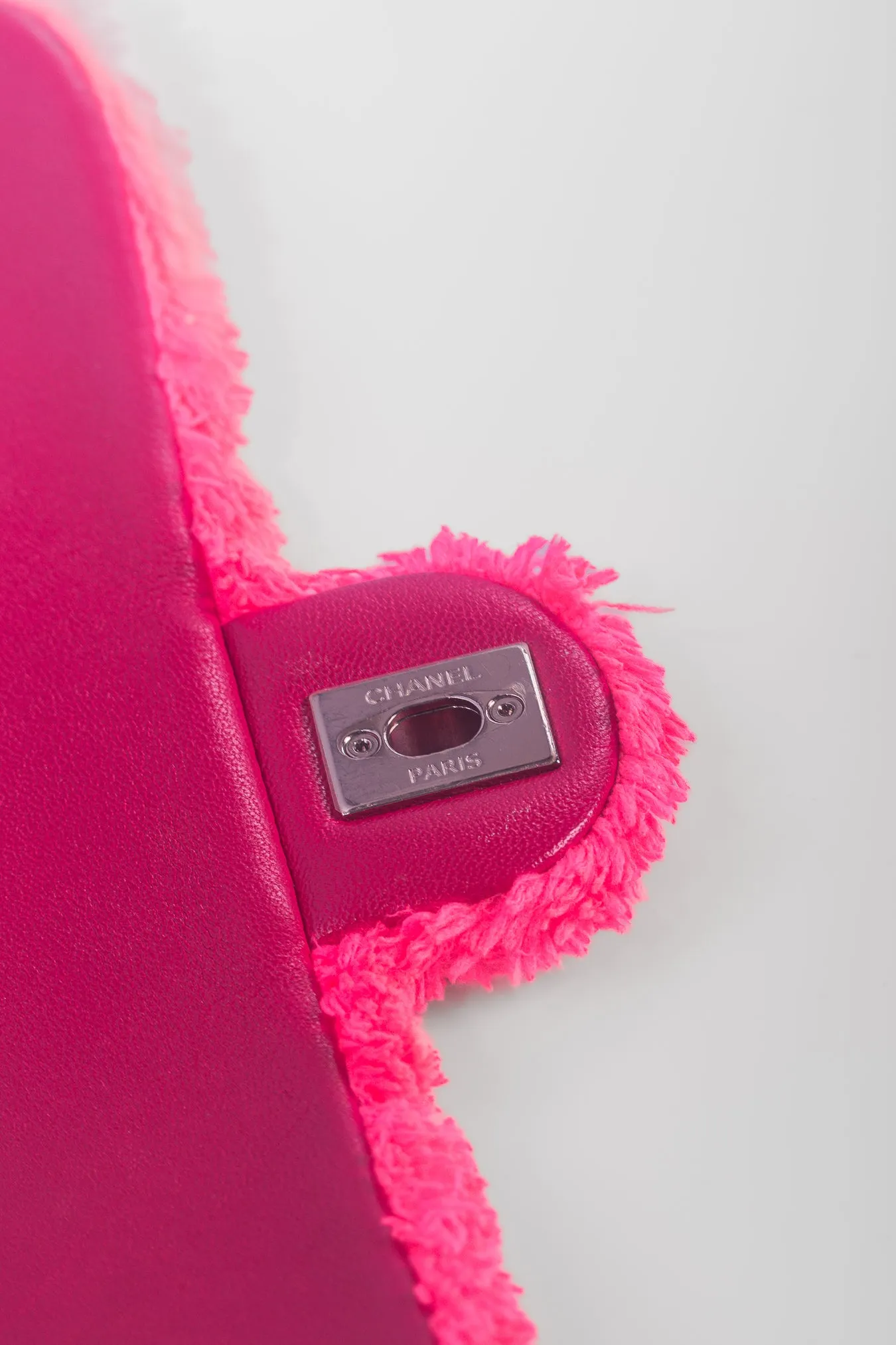 CHANEL - BAG COCO BEACH MEDIUM QUILTED FLAP FUCHSIA TERRY CLOTH TIMELESS