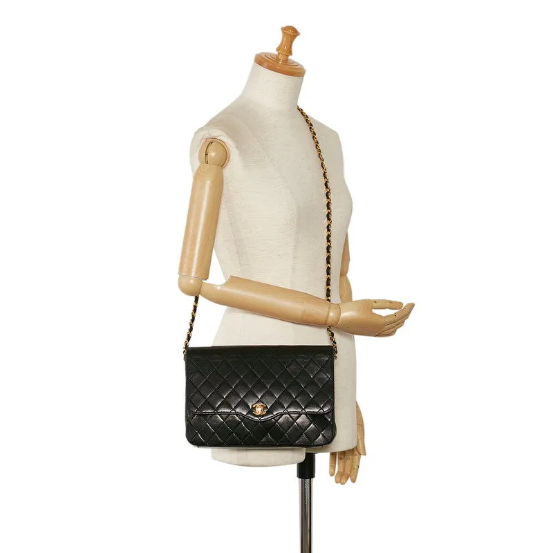 Chanel CC Quilted Leather Flap Bag Leather Shoulder Bag in Good condition