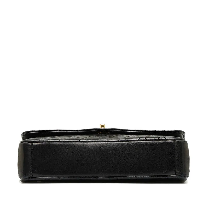 Chanel CC Quilted Leather Flap Bag Leather Shoulder Bag in Good condition