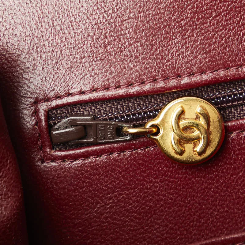 Chanel Medium Classic Matelasse Double Flap Shoulder Bag Leather Shoulder Bag in Good condition