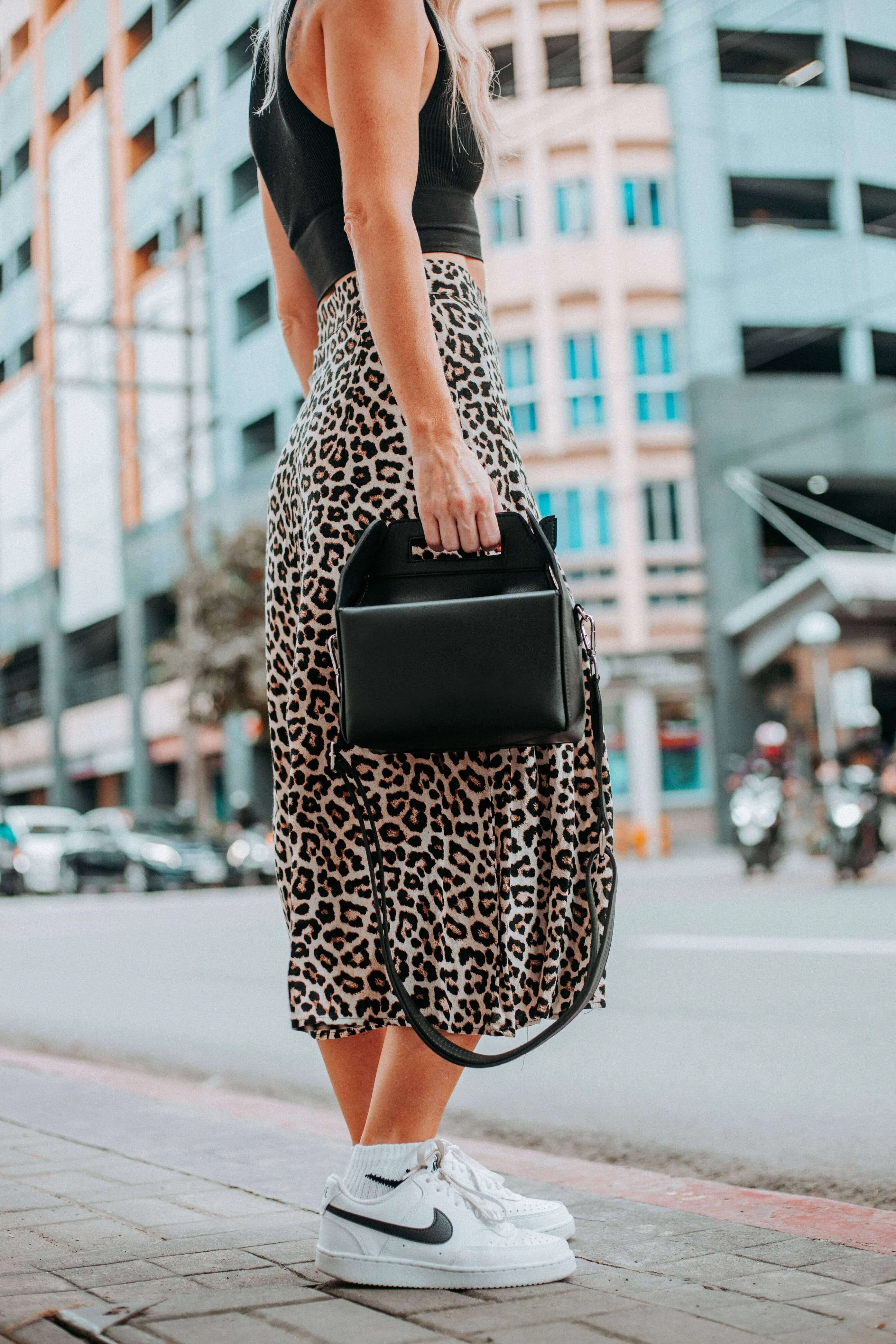 CHELSEA VEGAN LEATHER SLING BAG BLACK