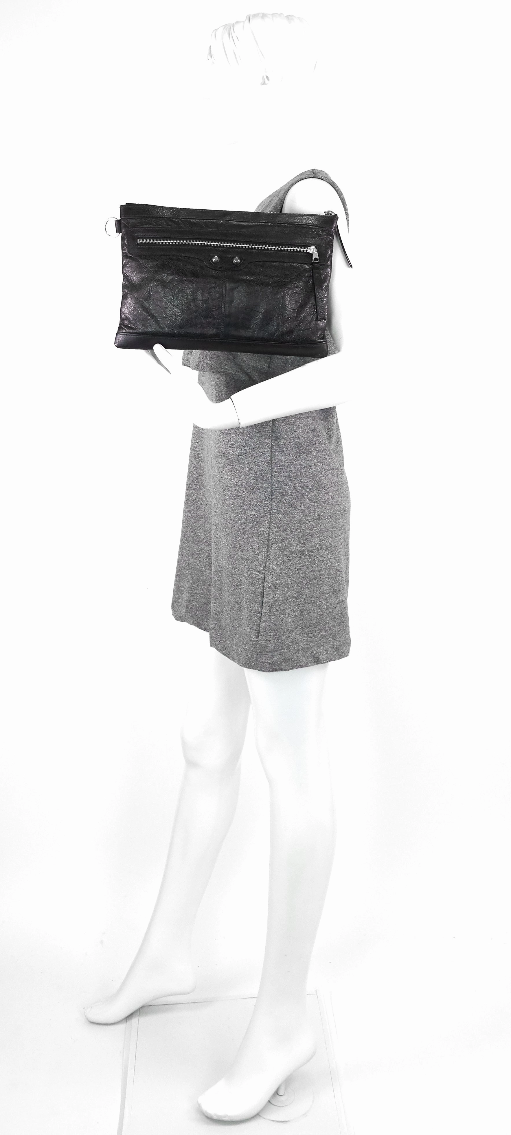 Classic City Medium Lambskin Clip Clutch Bag