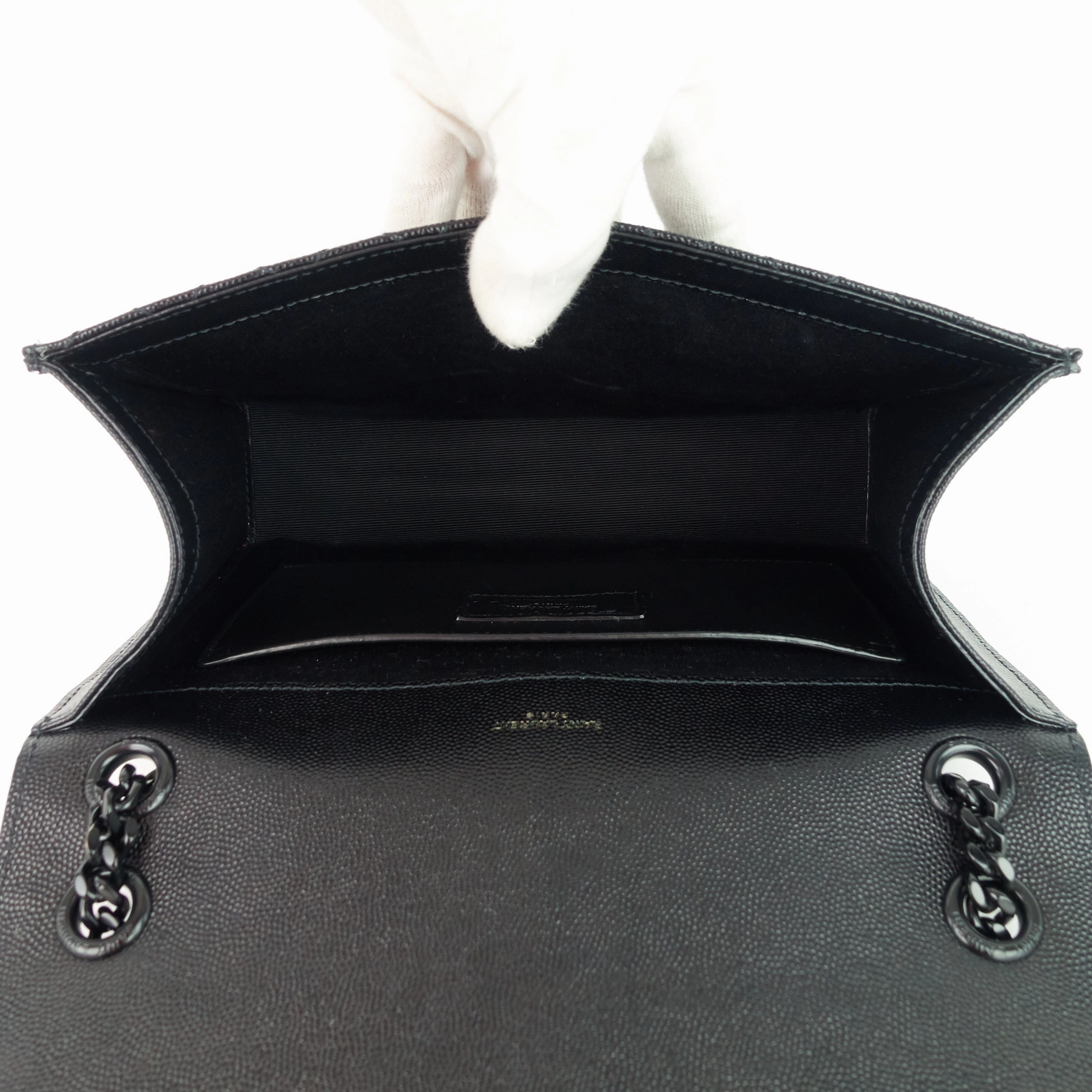 Envelope Medium Grain de Poudre Matelass Calfskin Shoulder Bag