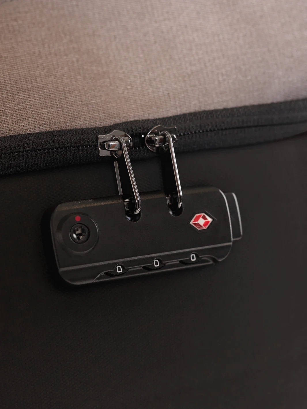 EZRI Travel Backpack