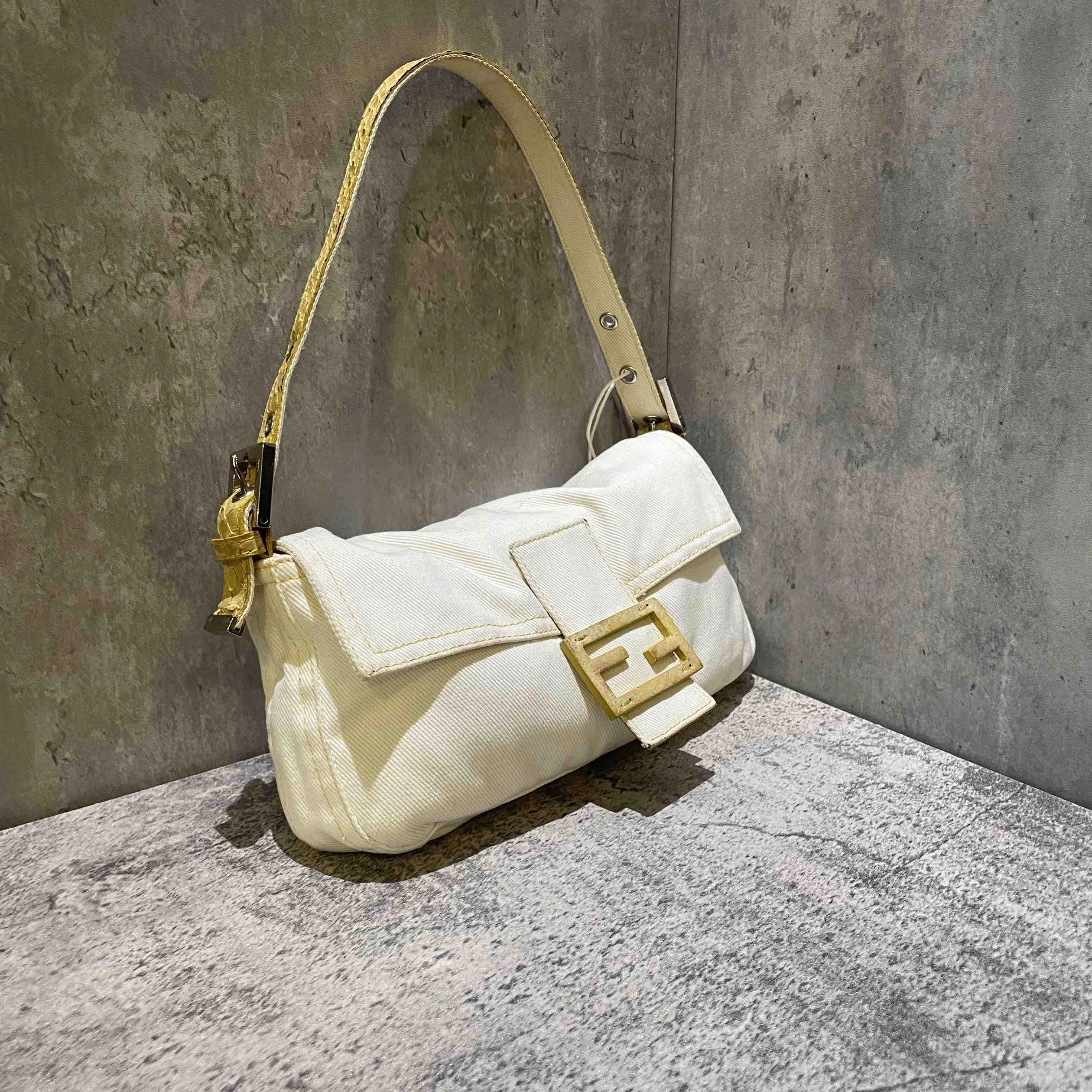 Fendi White Leather Shoulder Bag Medium