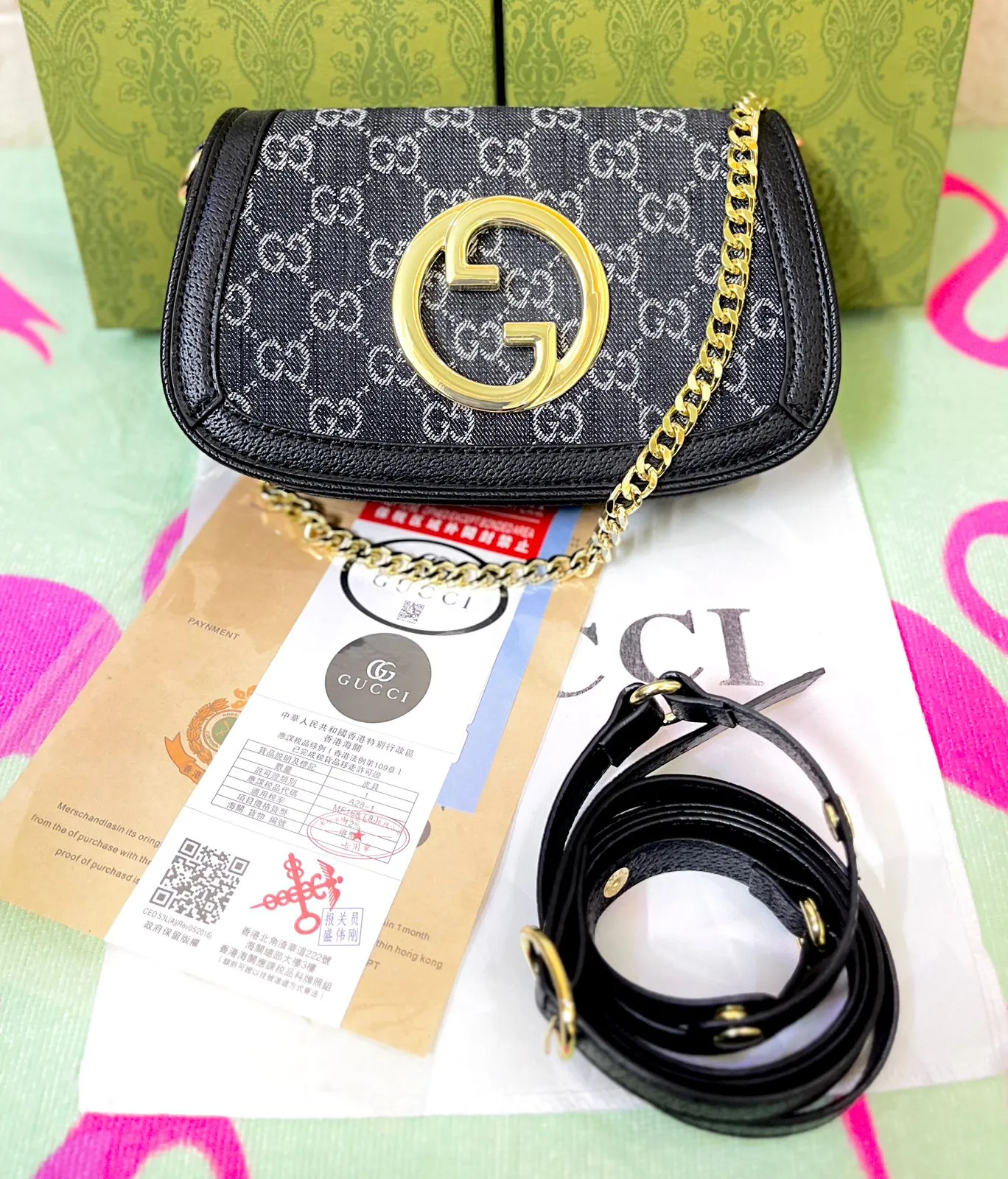 GUCCI Blondie Small Shoulder Bag ?C Iconic Style with Gold-Toned Hardware (Black)