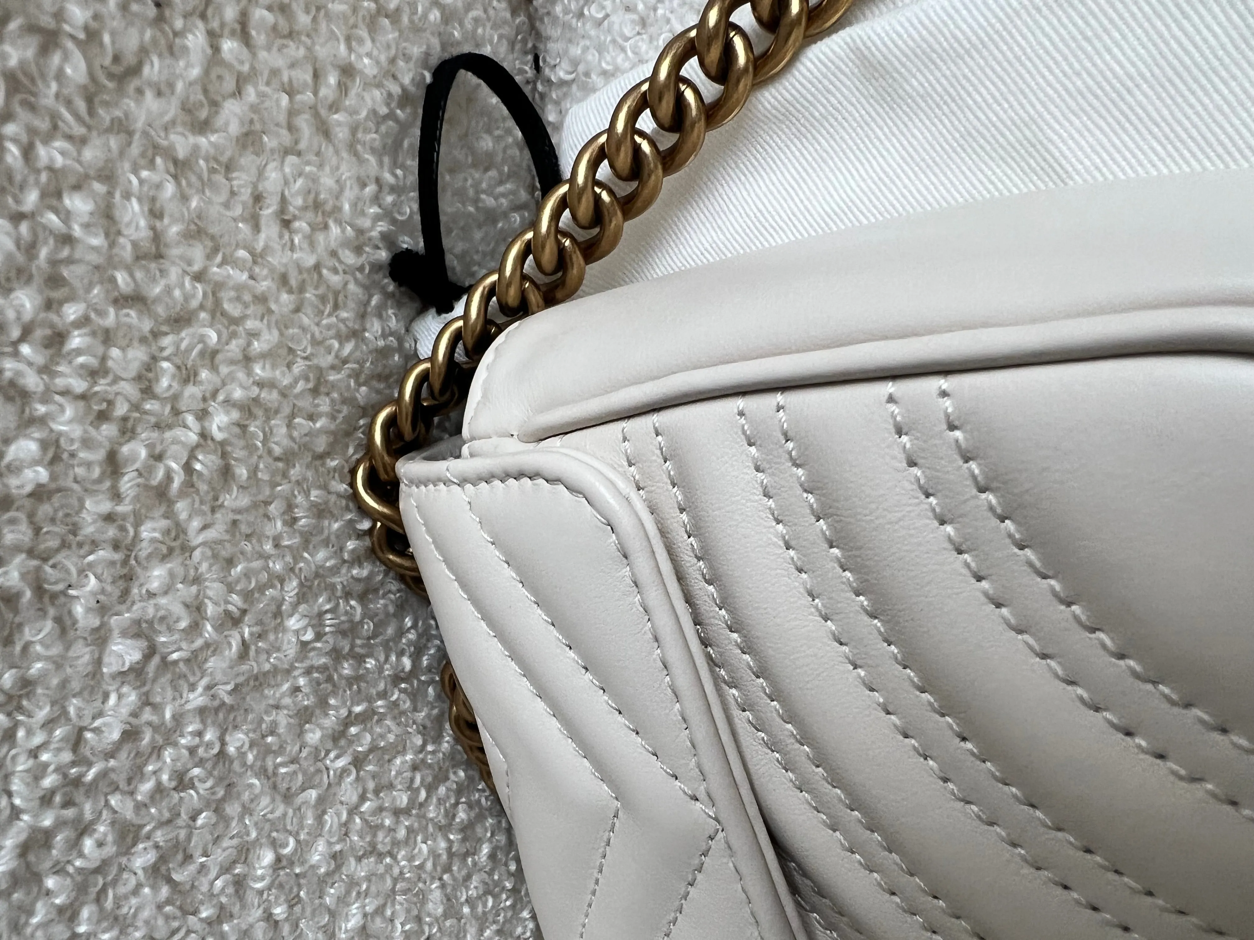 Gucci GG White Marmont Mini Shoulder Bag (RRP ??1,890)