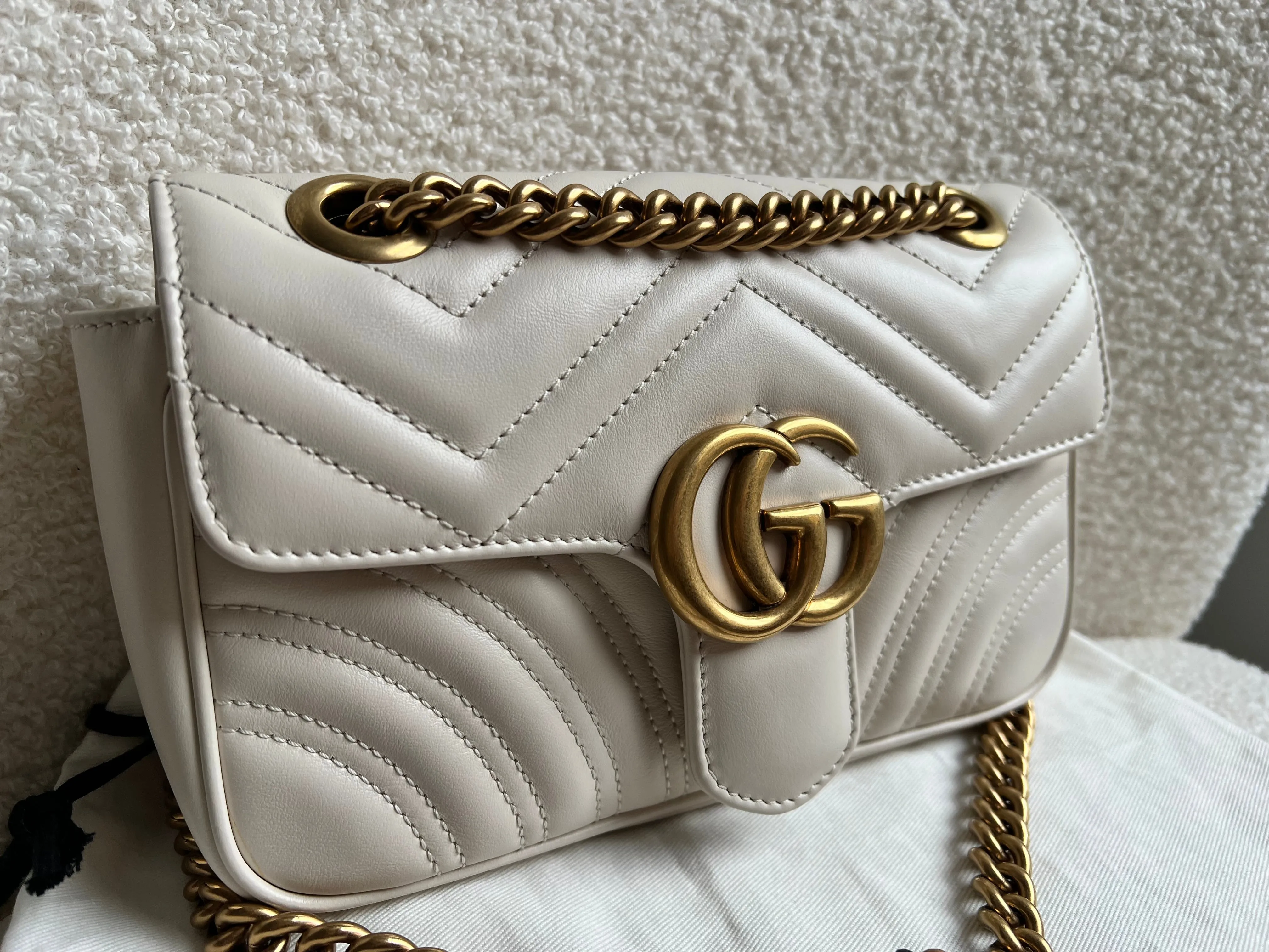 Gucci GG White Marmont Mini Shoulder Bag (RRP ??1,890)