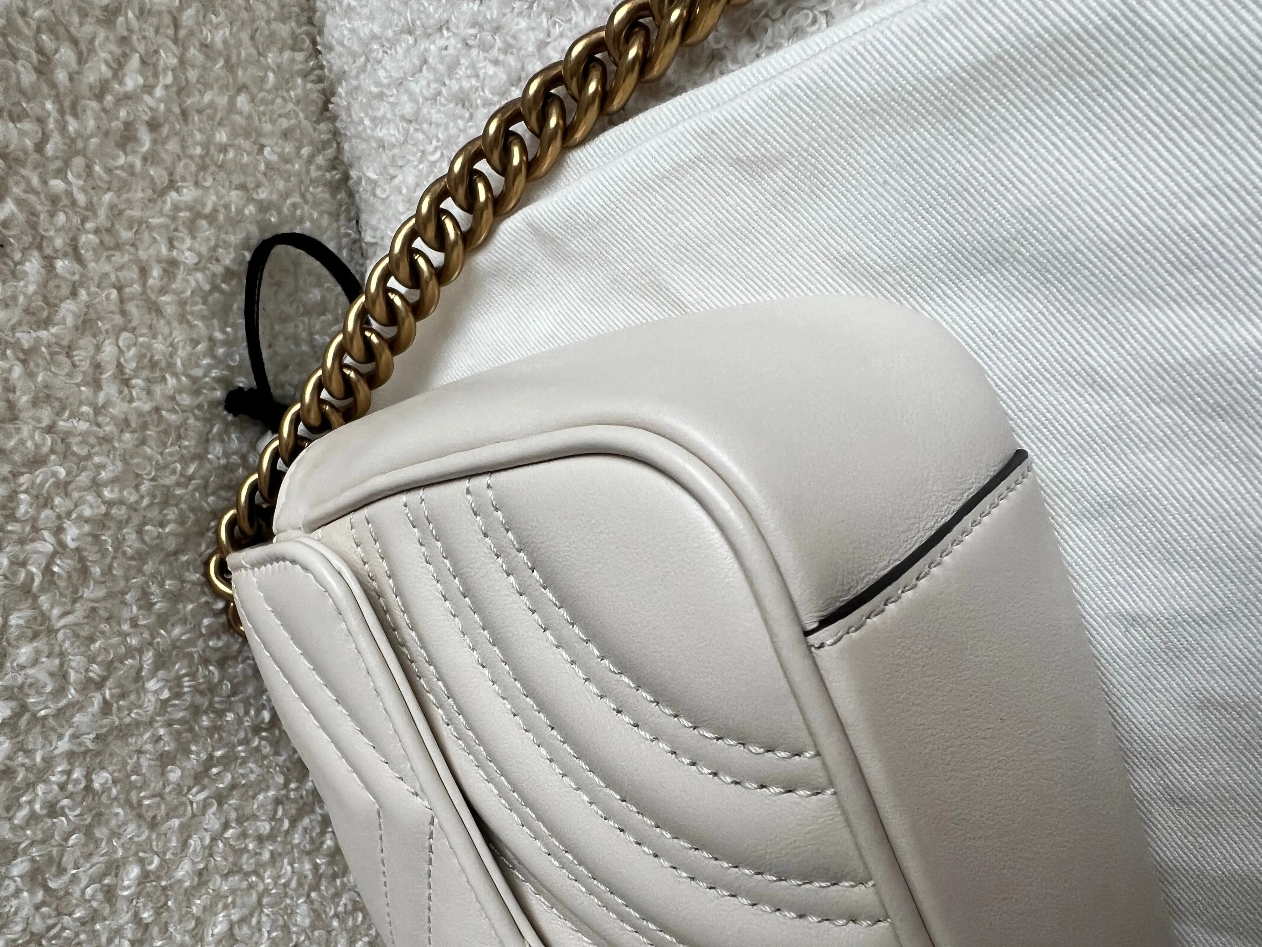 Gucci GG White Marmont Mini Shoulder Bag (RRP ??1,890)