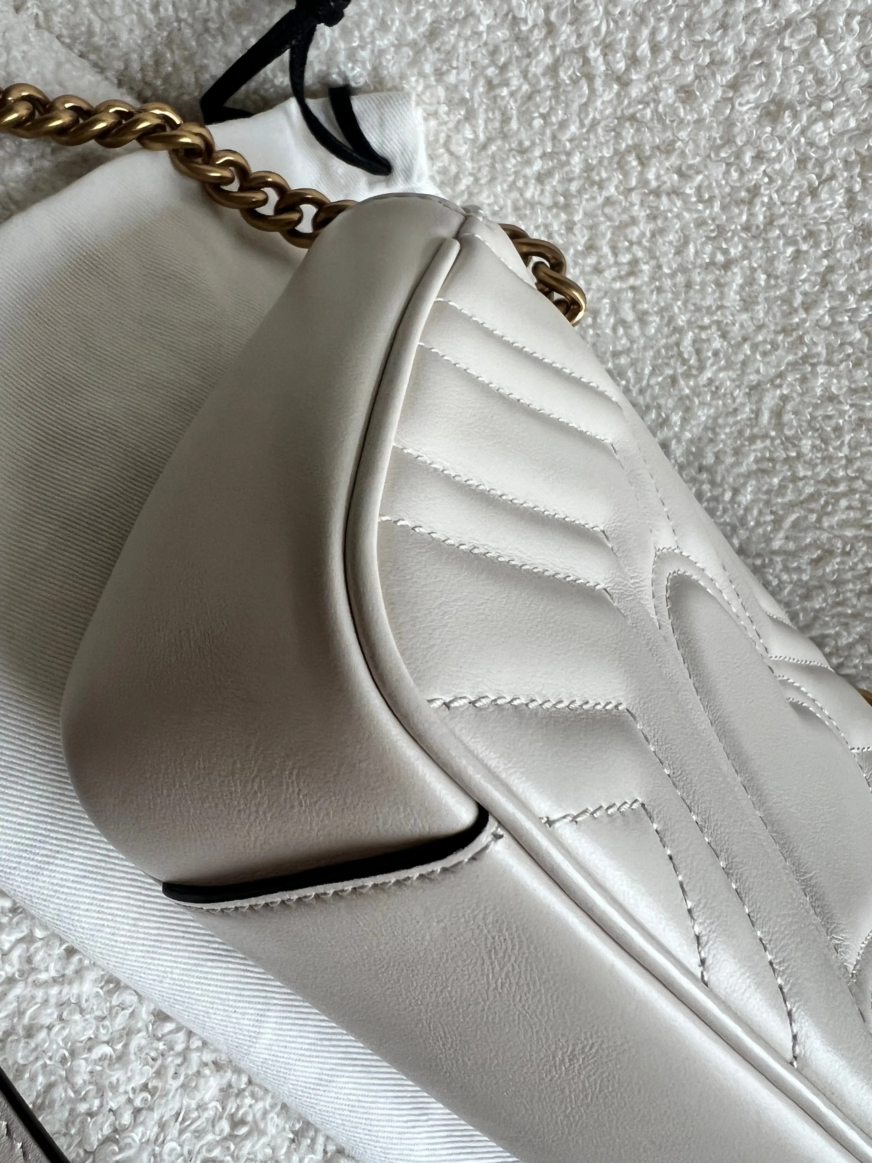 Gucci GG White Marmont Mini Shoulder Bag (RRP ??1,890)