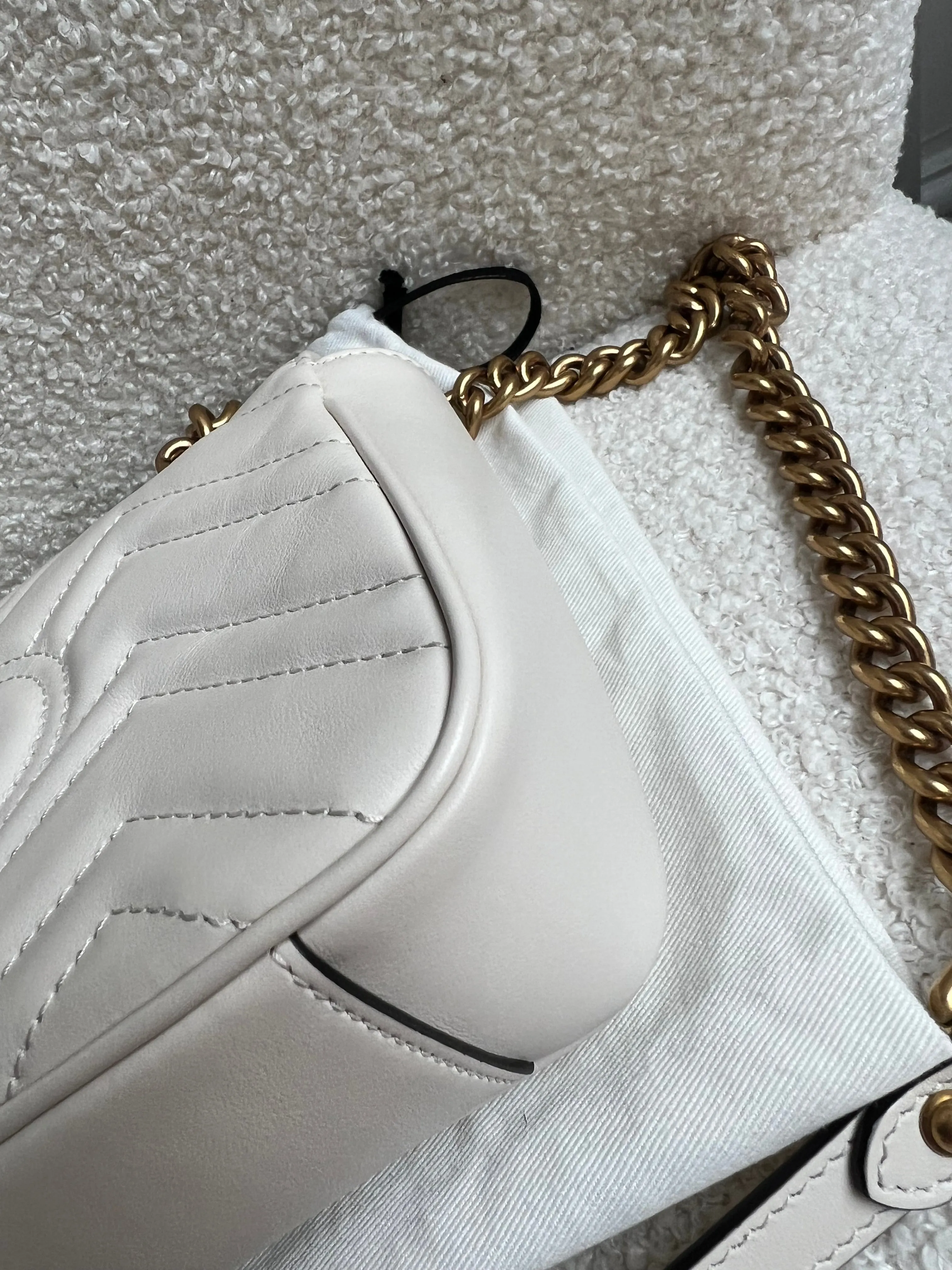Gucci GG White Marmont Mini Shoulder Bag (RRP ??1,890)