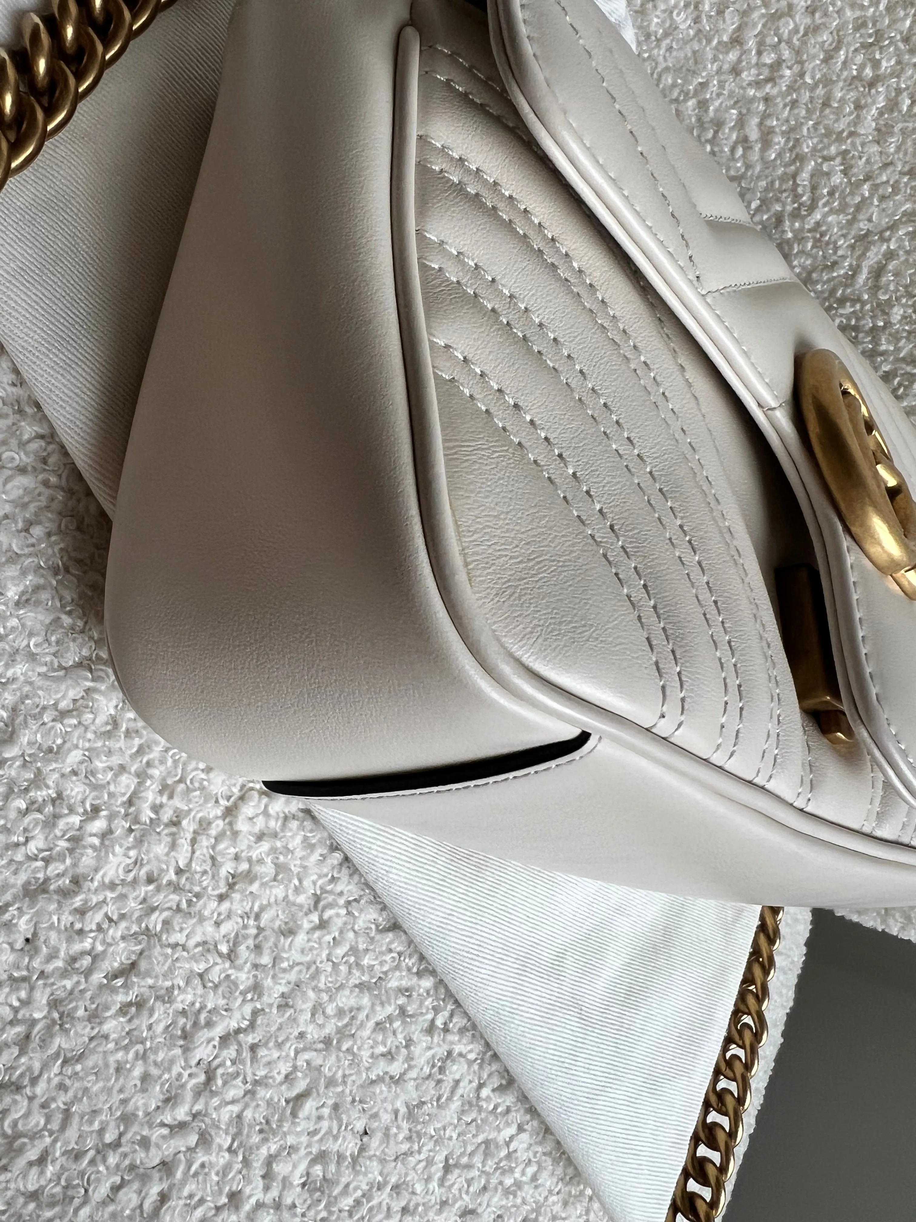 Gucci GG White Marmont Mini Shoulder Bag (RRP ??1,890)