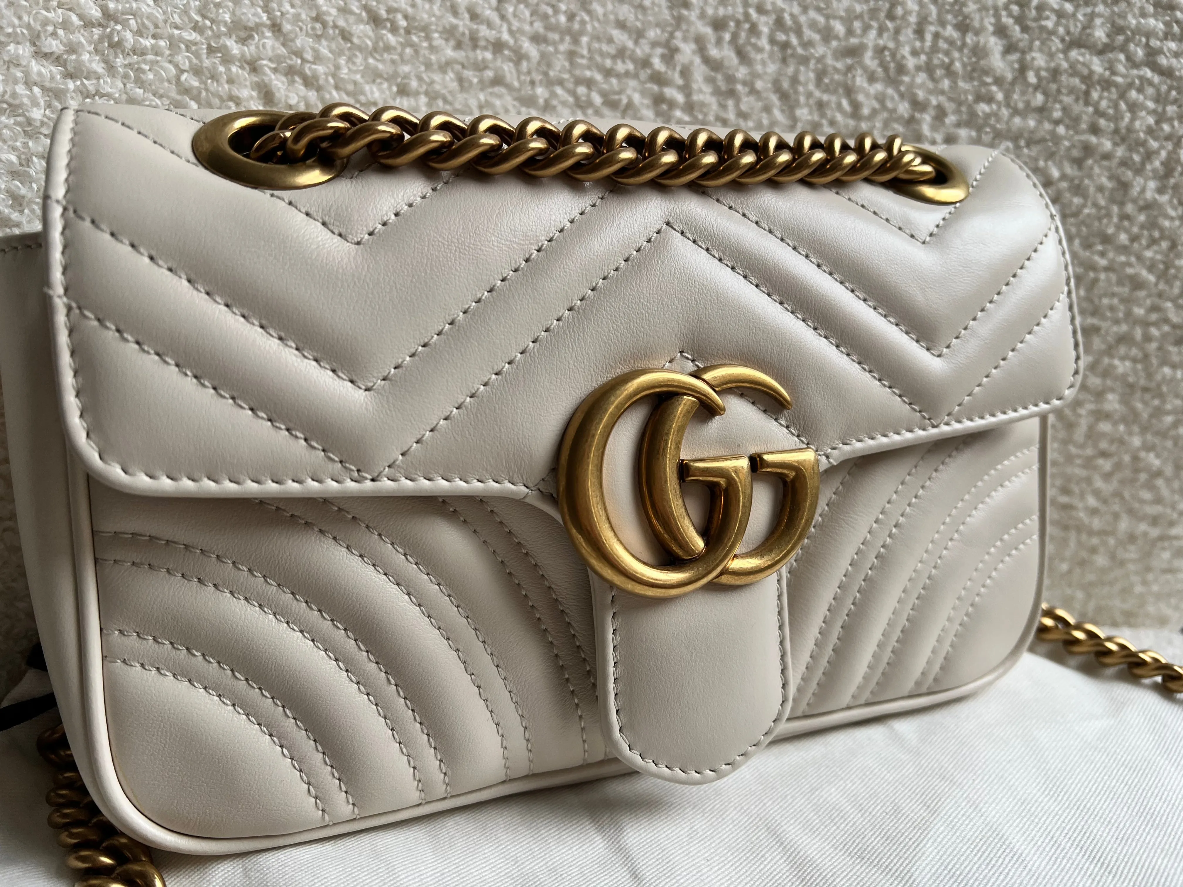Gucci GG White Marmont Mini Shoulder Bag (RRP ??1,890)