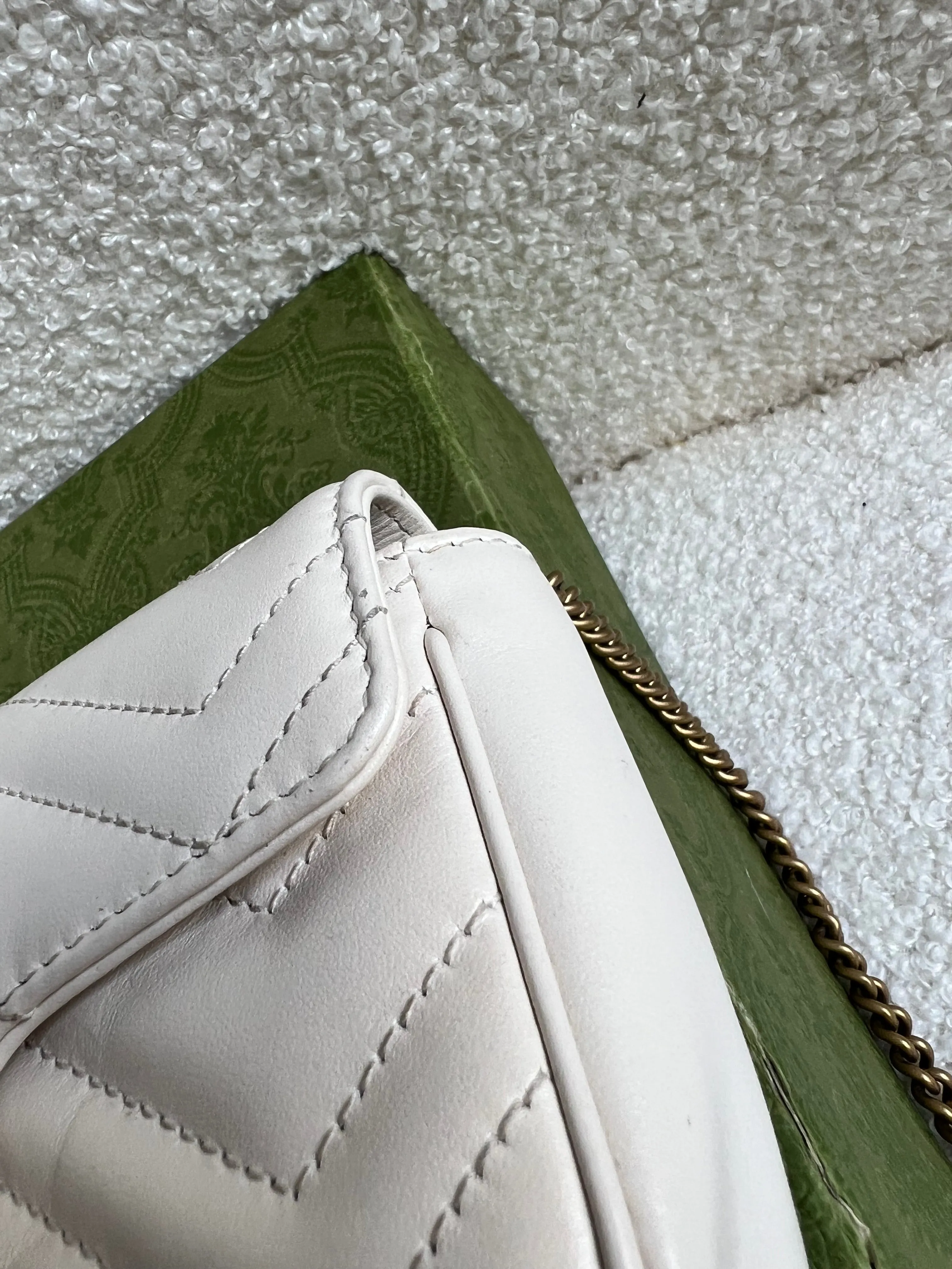 Gucci GG White Marmont Super Mini Shoulder Bag (RRP ??985)