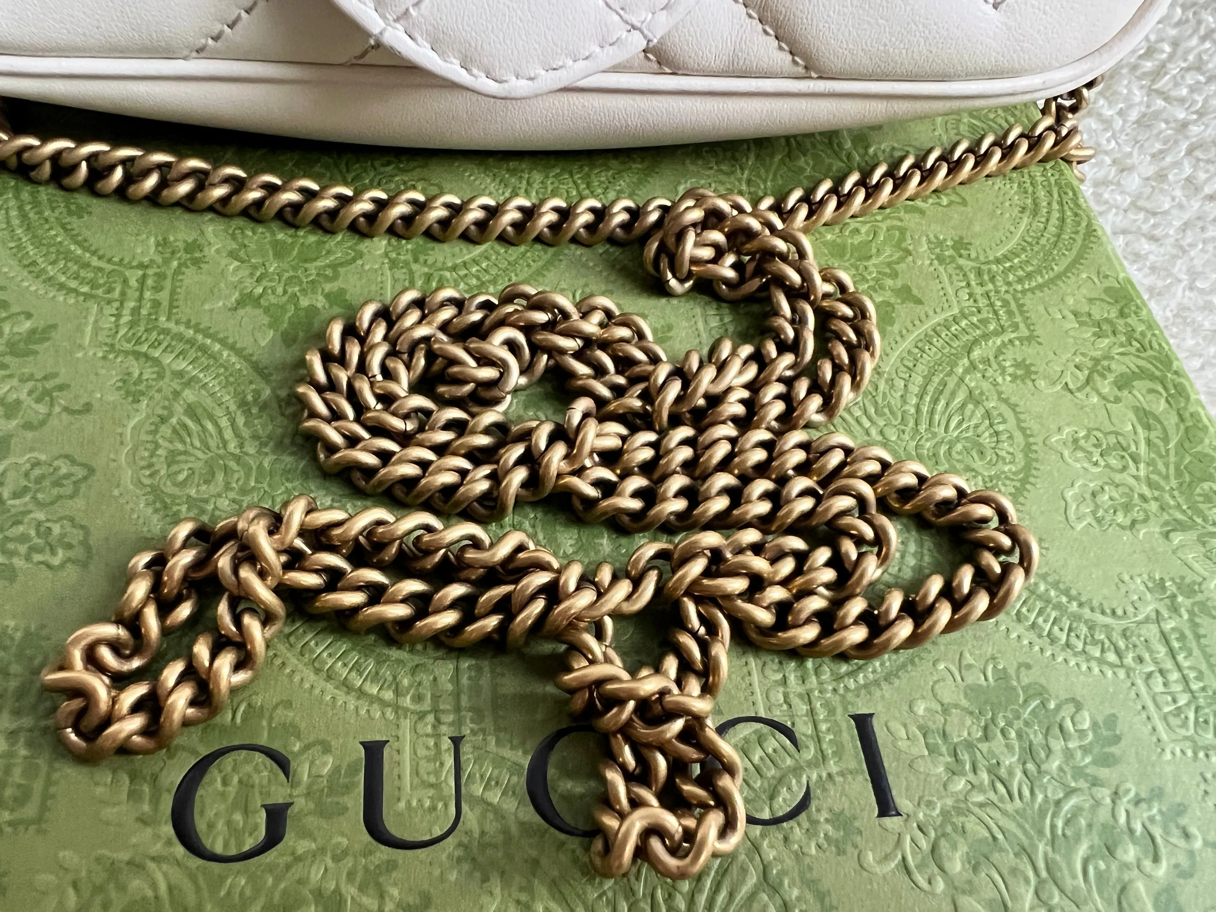 Gucci GG White Marmont Super Mini Shoulder Bag (RRP ??985)