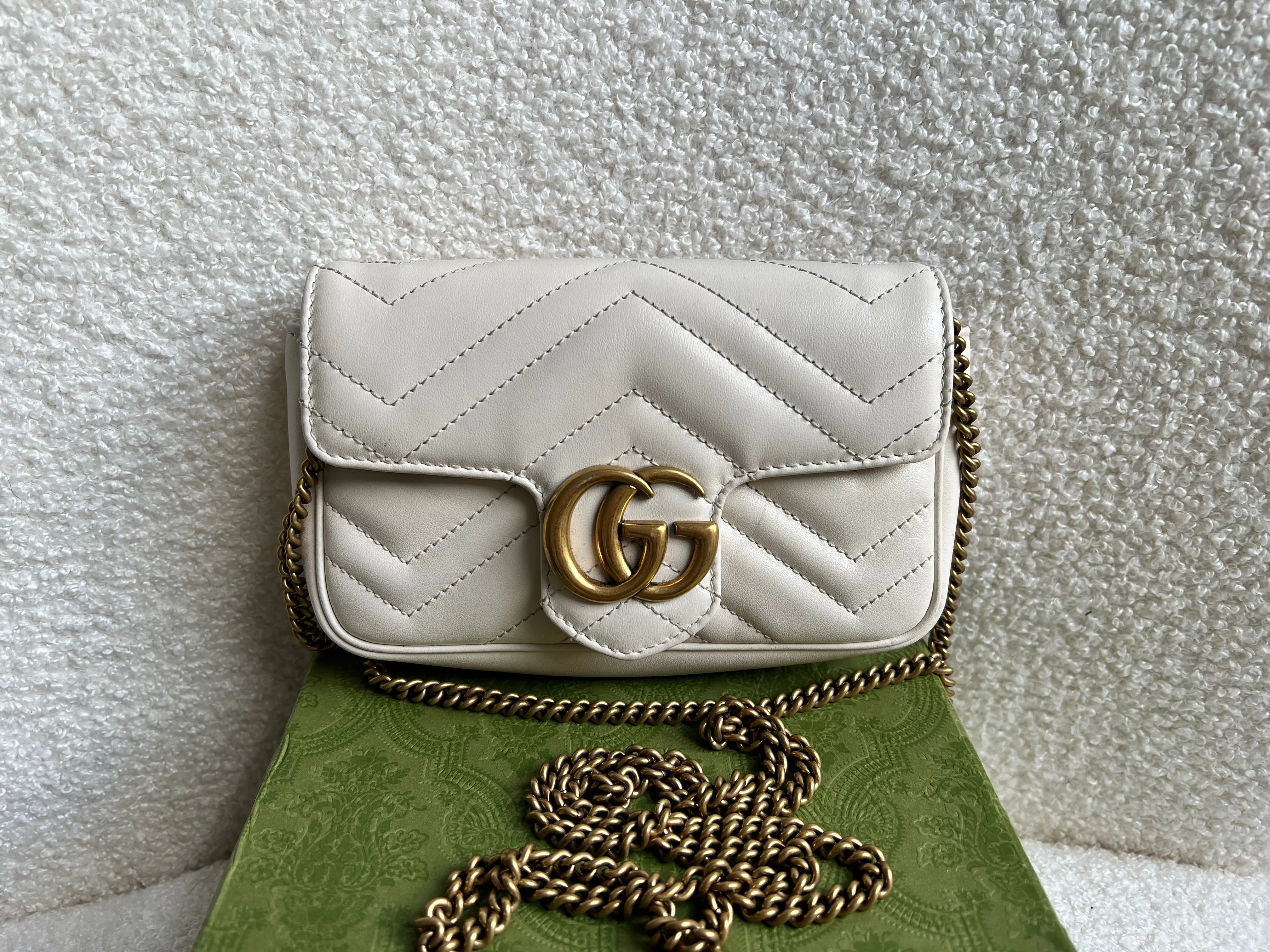 Gucci GG White Marmont Super Mini Shoulder Bag (RRP ??985)
