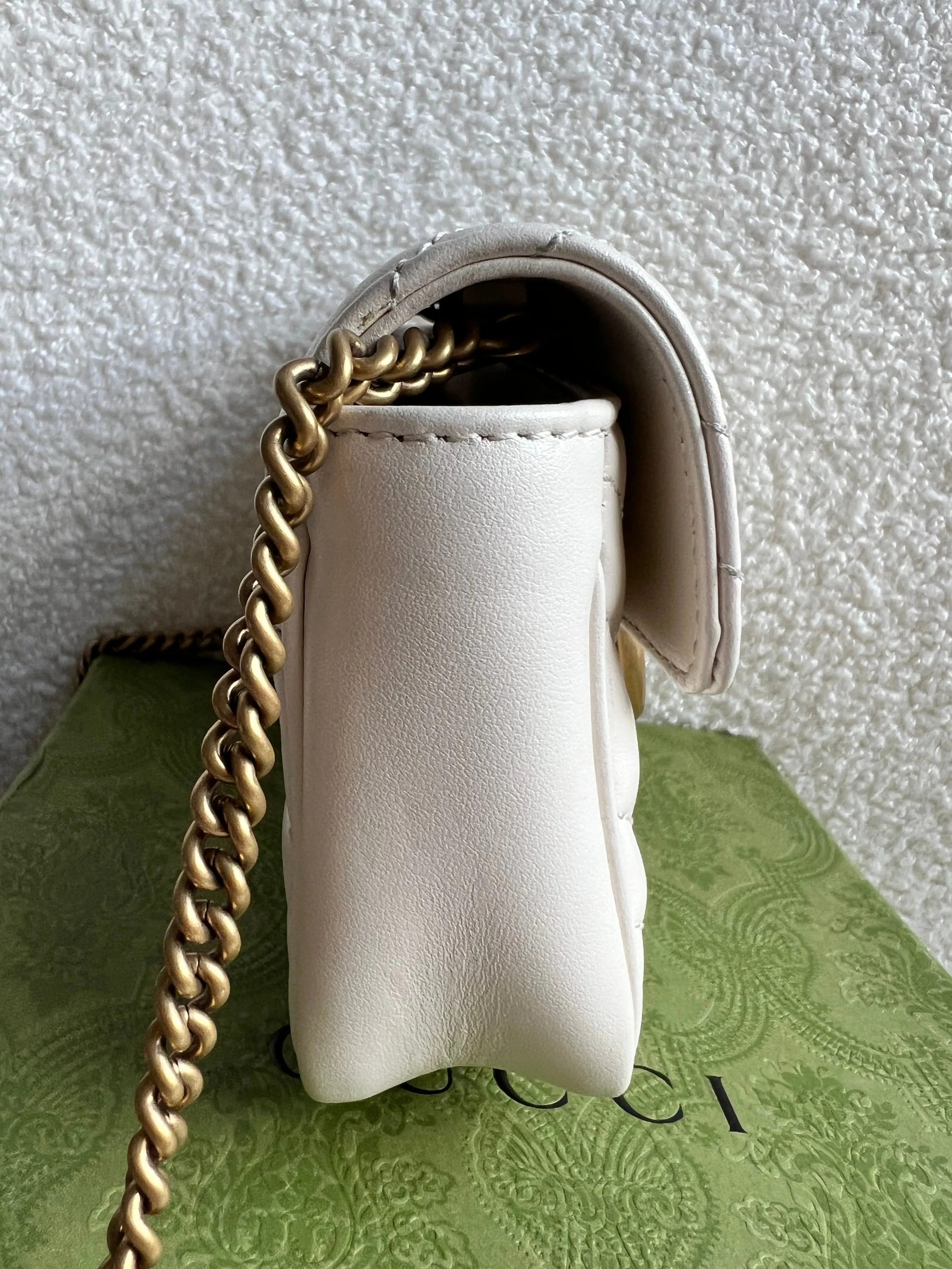 Gucci GG White Marmont Super Mini Shoulder Bag (RRP ??985)