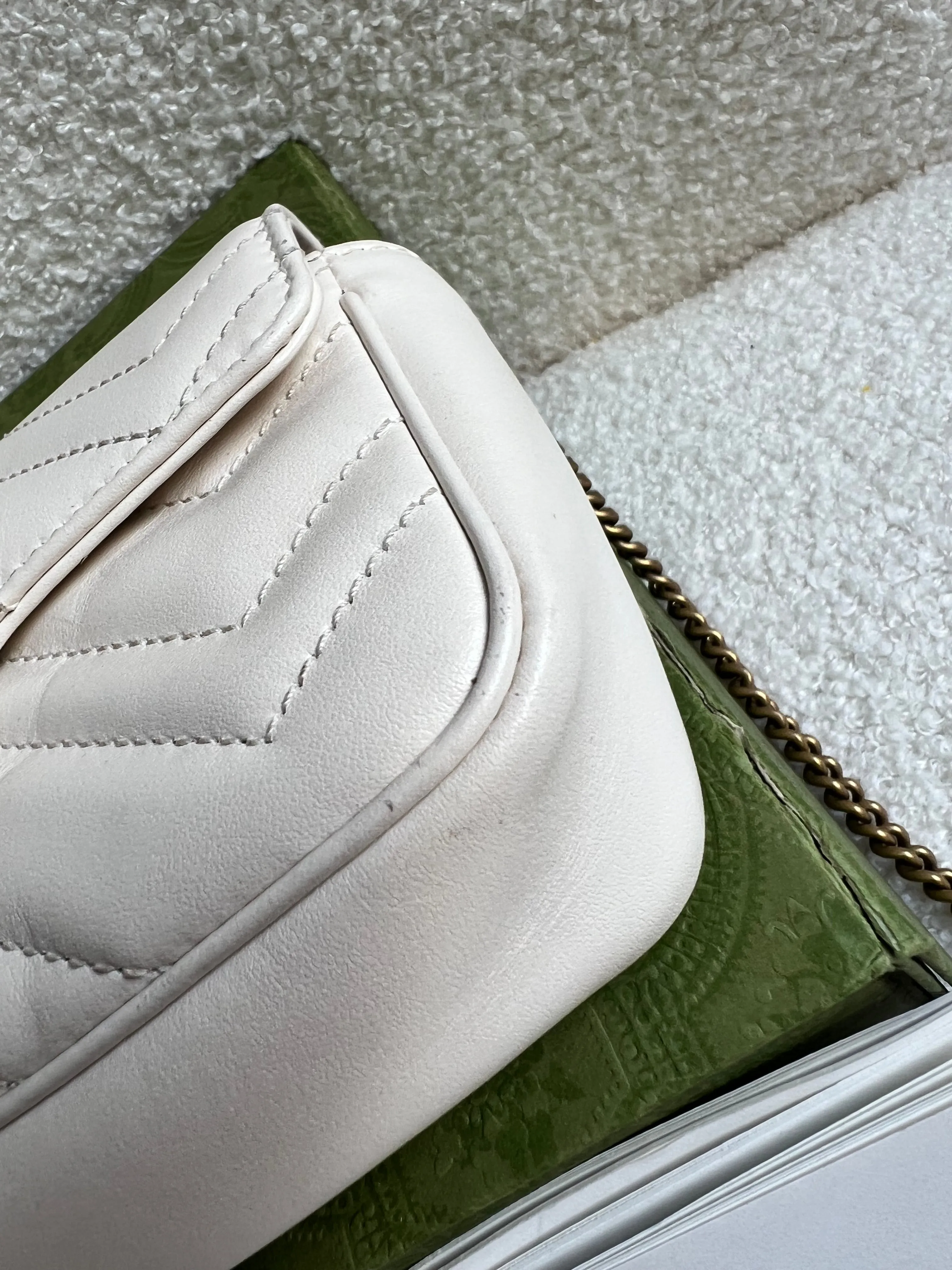 Gucci GG White Marmont Super Mini Shoulder Bag (RRP ??985)