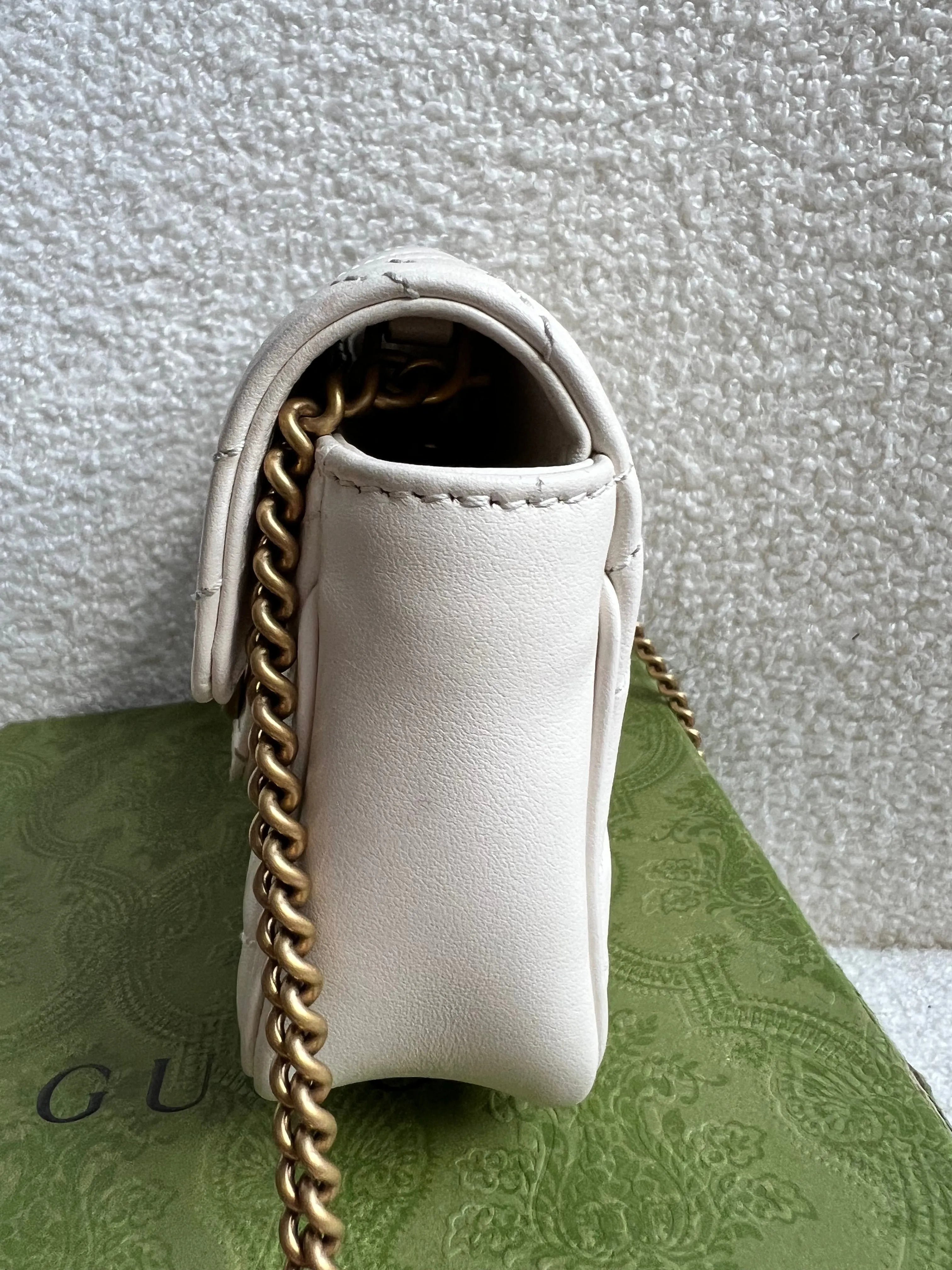 Gucci GG White Marmont Super Mini Shoulder Bag (RRP ??985)