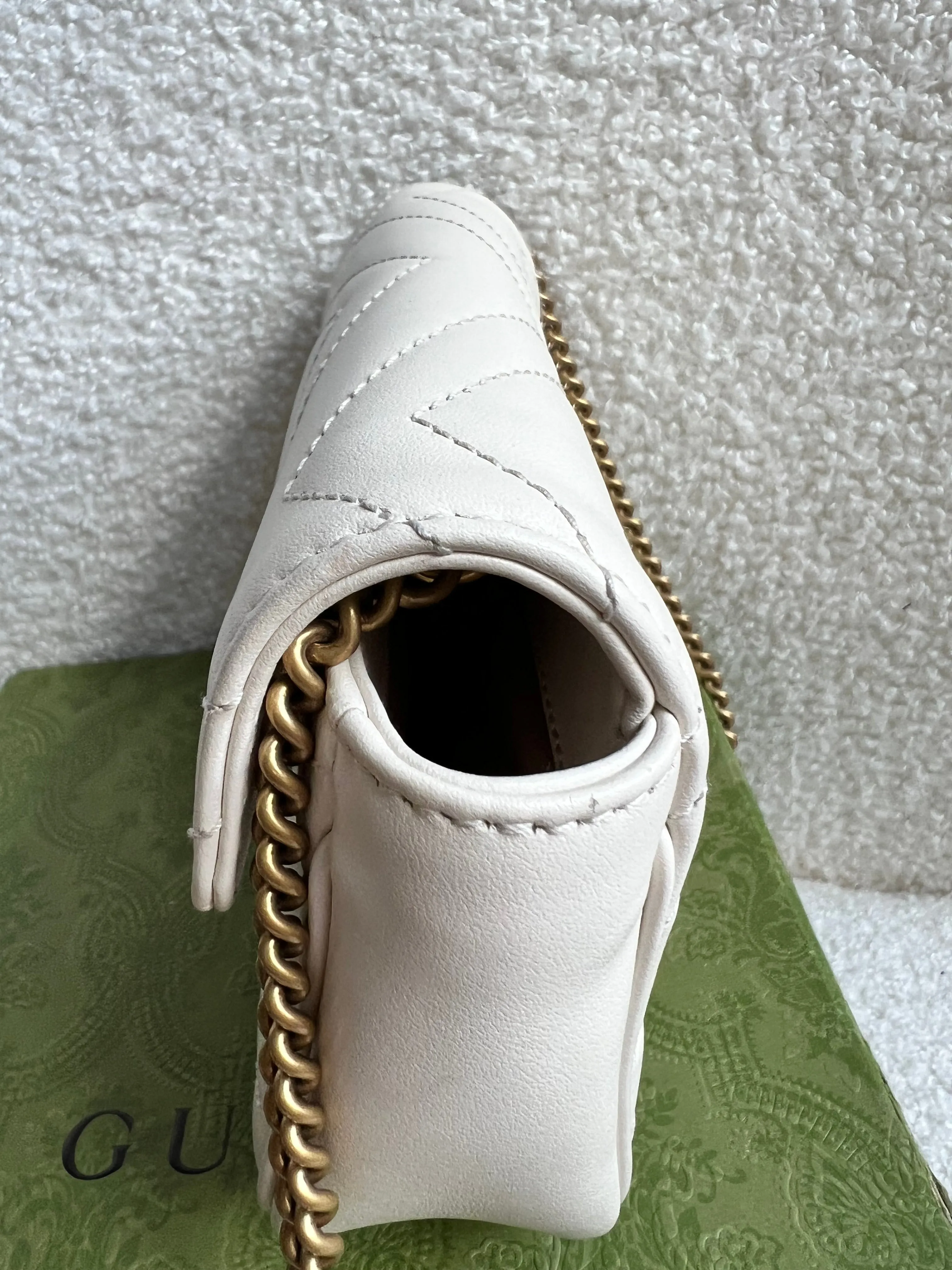 Gucci GG White Marmont Super Mini Shoulder Bag (RRP ??985)
