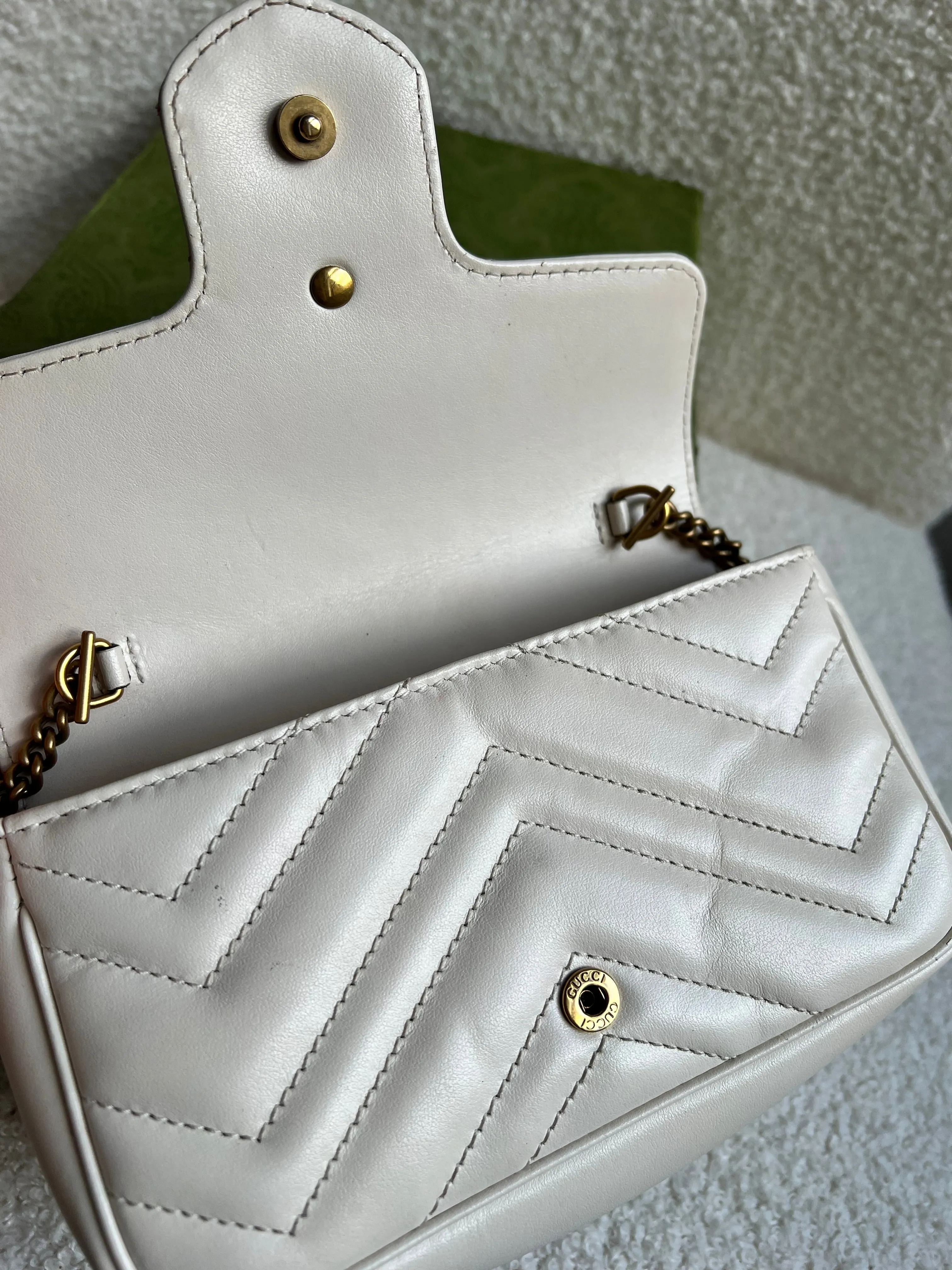 Gucci GG White Marmont Super Mini Shoulder Bag (RRP ??985)