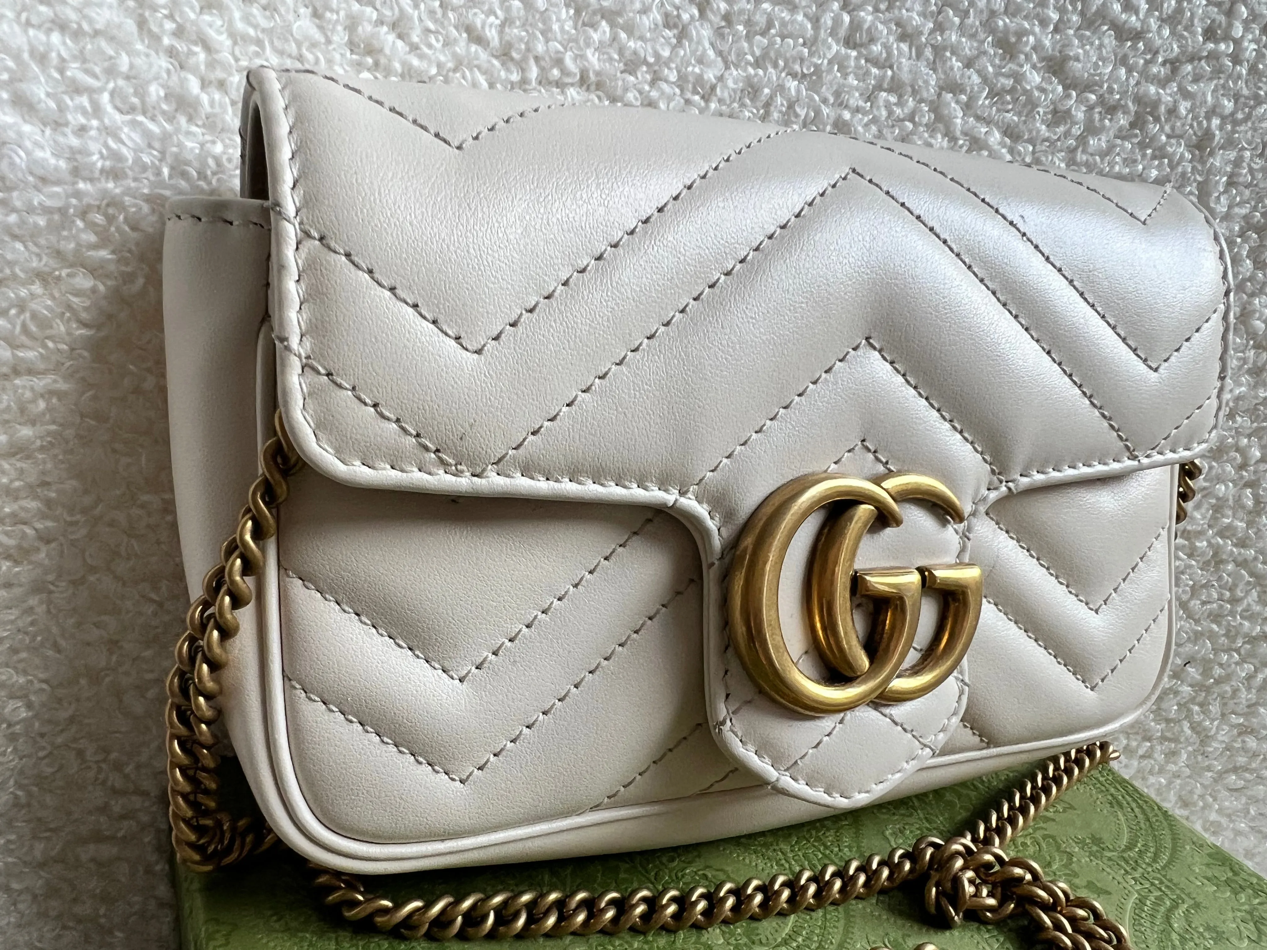 Gucci GG White Marmont Super Mini Shoulder Bag (RRP ??985)