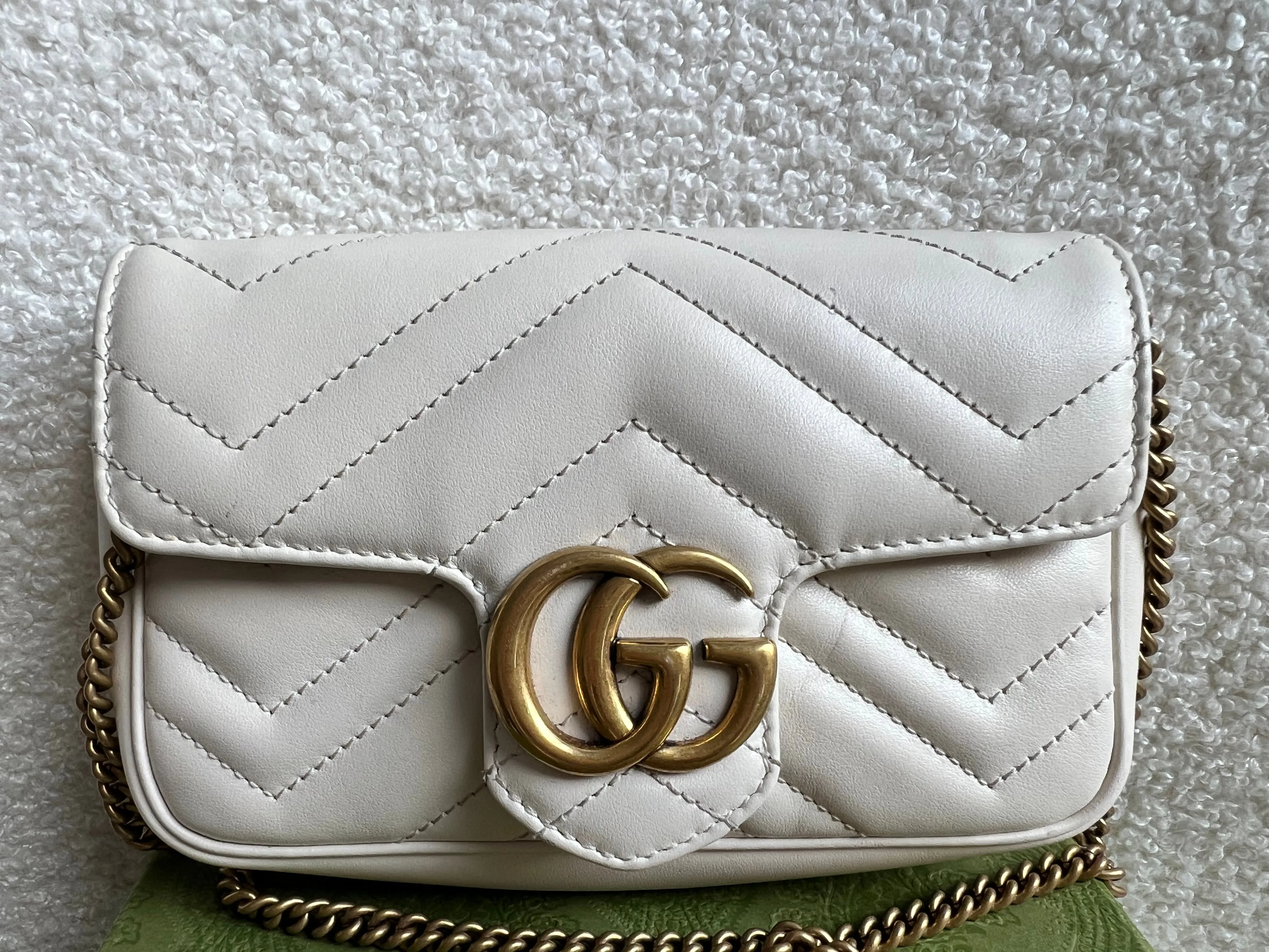 Gucci GG White Marmont Super Mini Shoulder Bag (RRP ??985)
