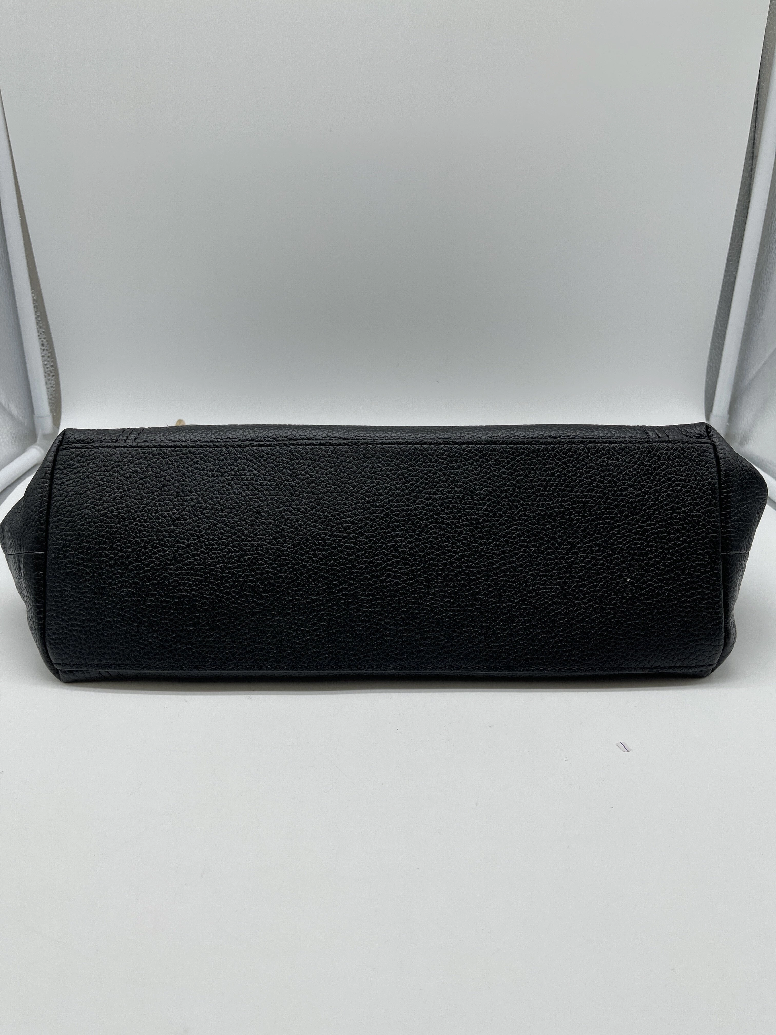 Handbag Designer By Michael Kors  Size: Large