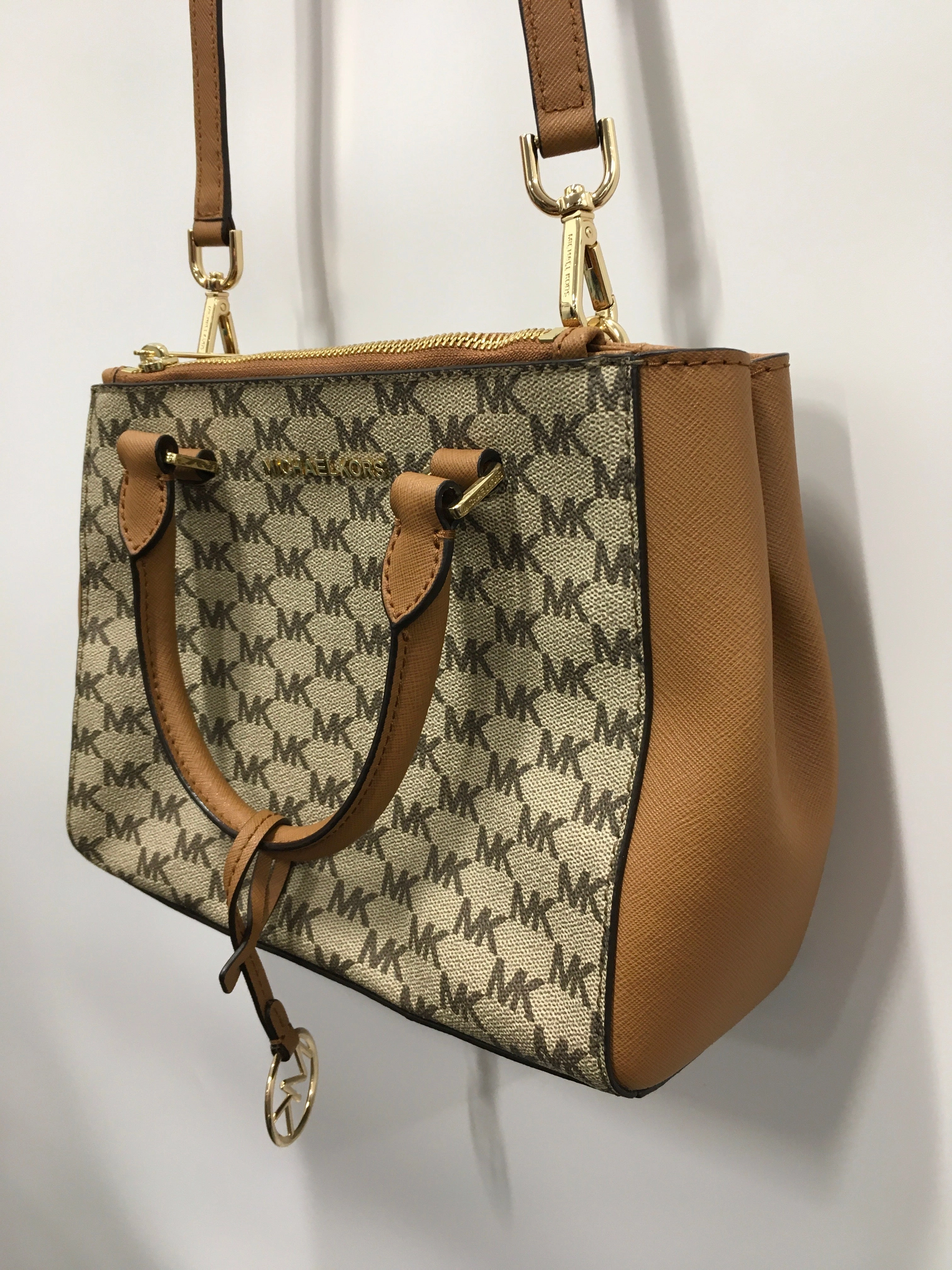 Handbag Designer By Michael Kors, Size: Medium