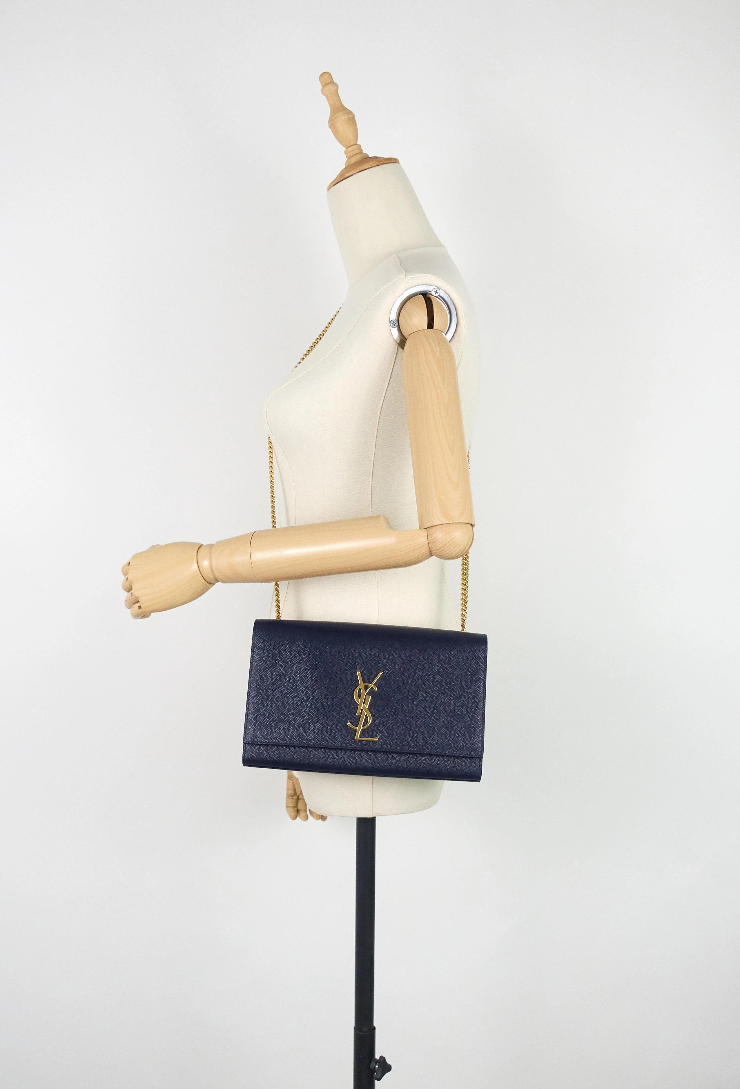Kate Medium Grain de Poudre Leather Bag