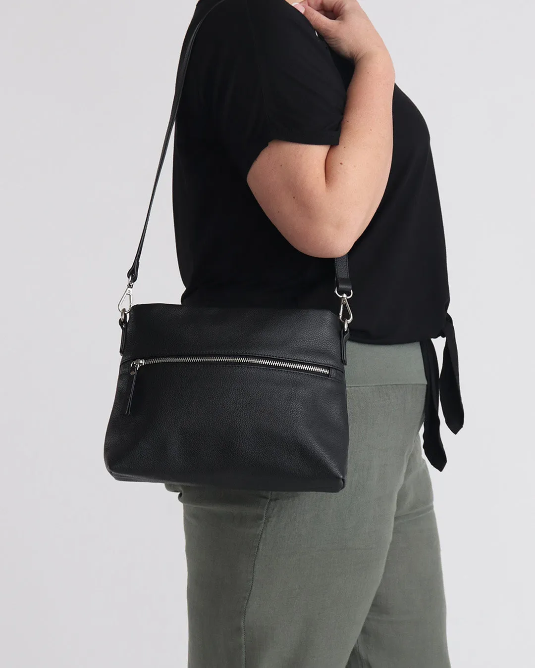 Lana Leather Shoulder Bag - Black
