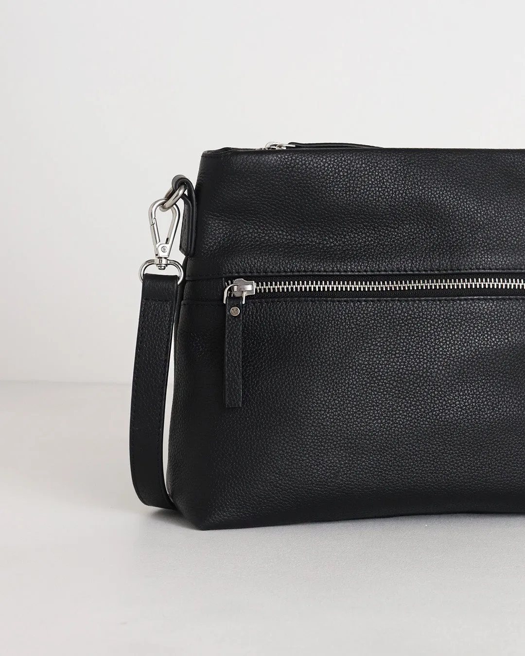Lana Leather Shoulder Bag - Black