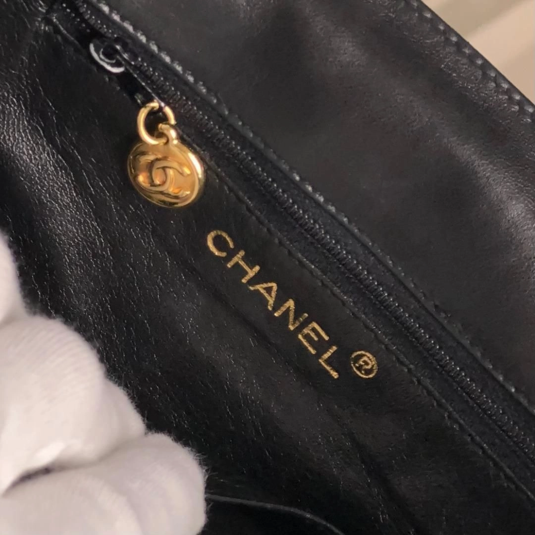 Leather crossbody bag Chanel Black in Leather MR21032025437294