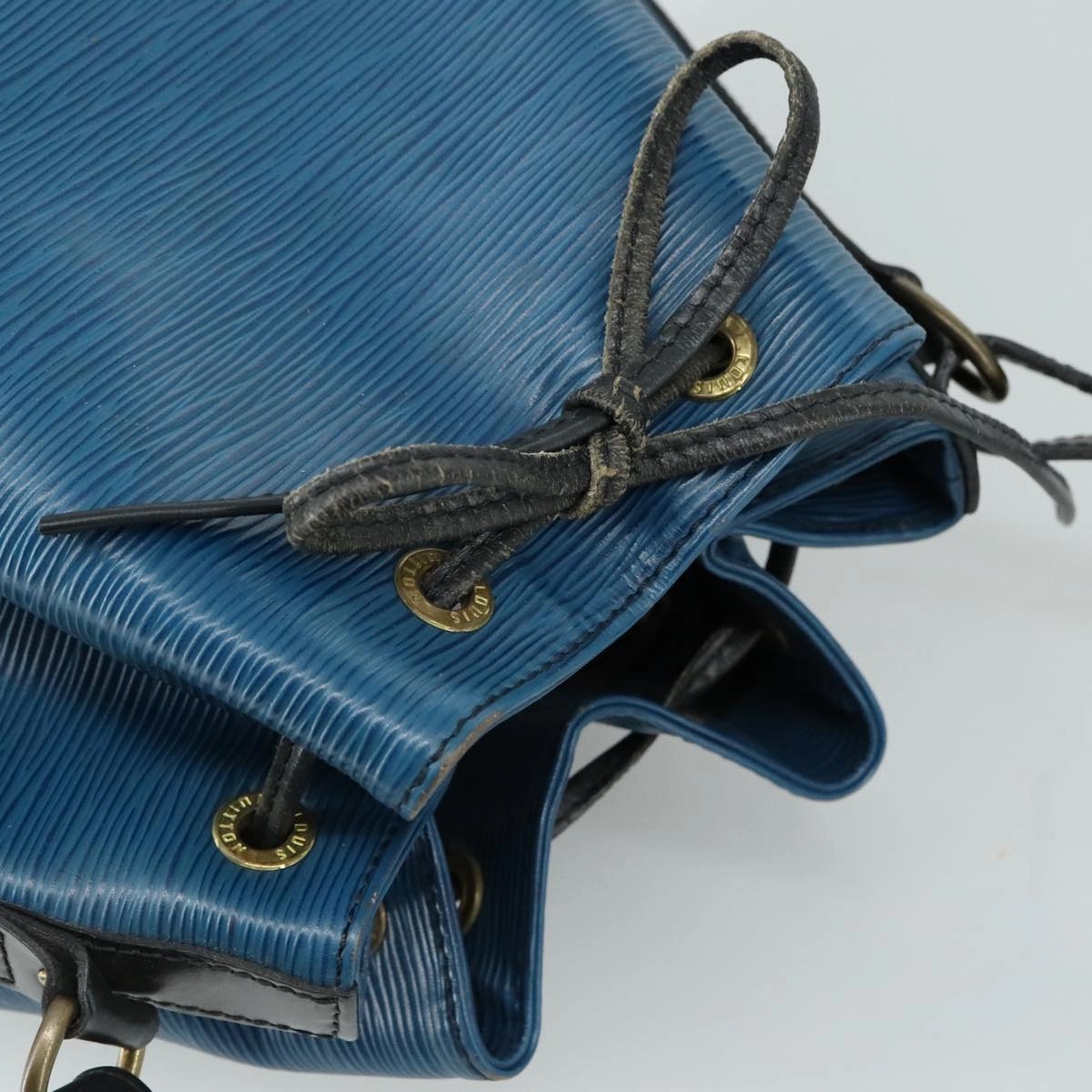 LOUIS VUITTON Epi Petit Noe Shoulder Bag Bicolor Black Blue M44152 yk16375