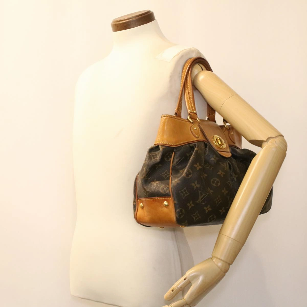 LOUIS VUITTON Monogram Boetie PM Shoulder Bag M45715 LV 36812
