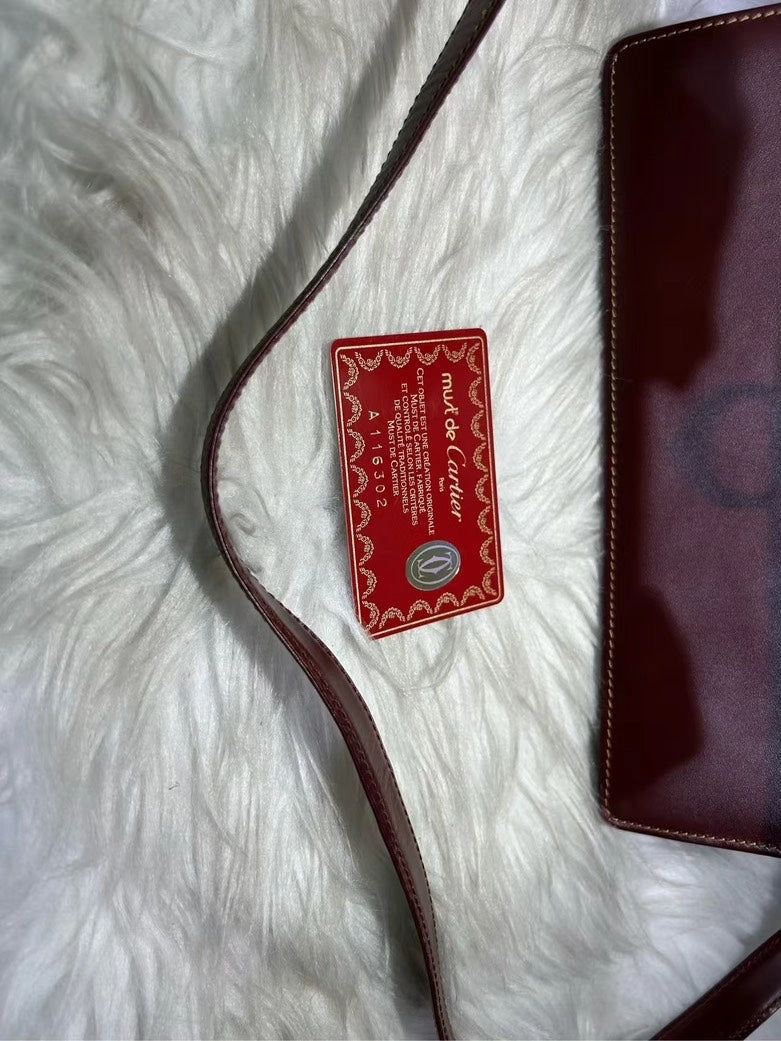Pre-loved CARTIER Burgundy Leather Shoulder Bag