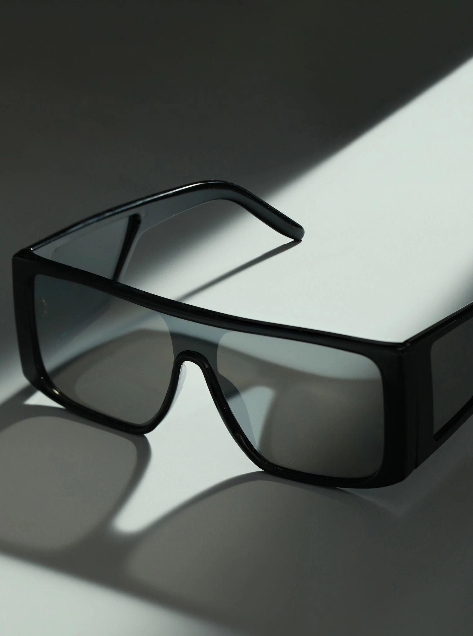 Shahid Kapoor Inspired Uv Protection Oversized Mens Sunglasses