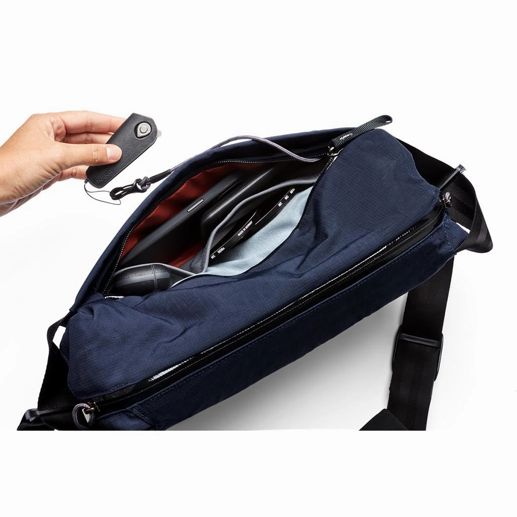 Venture Camera Sling 10L