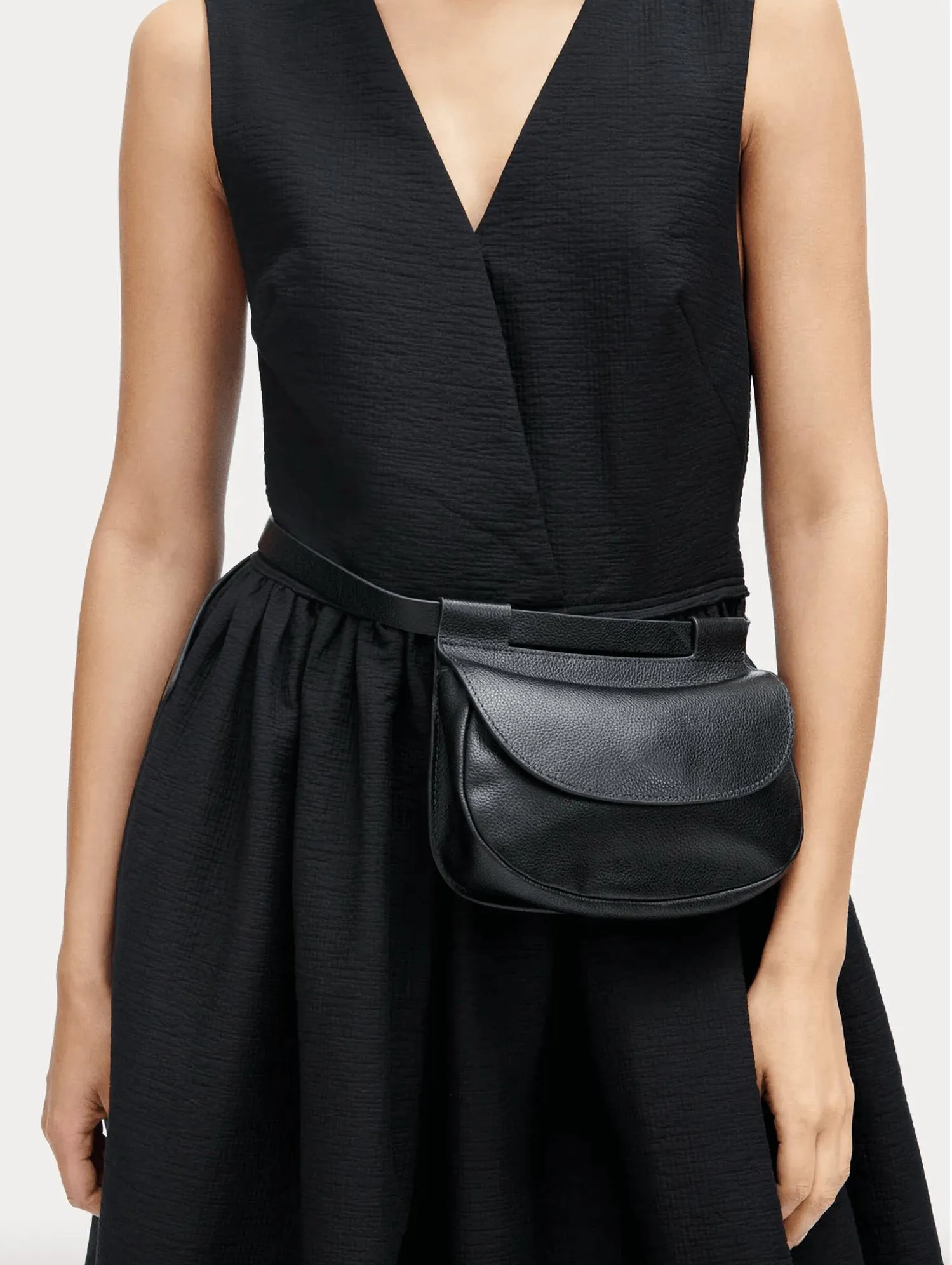 Women's Waist Bag In Black