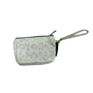 Wristlet By Clothes Mentor  Size: Medium