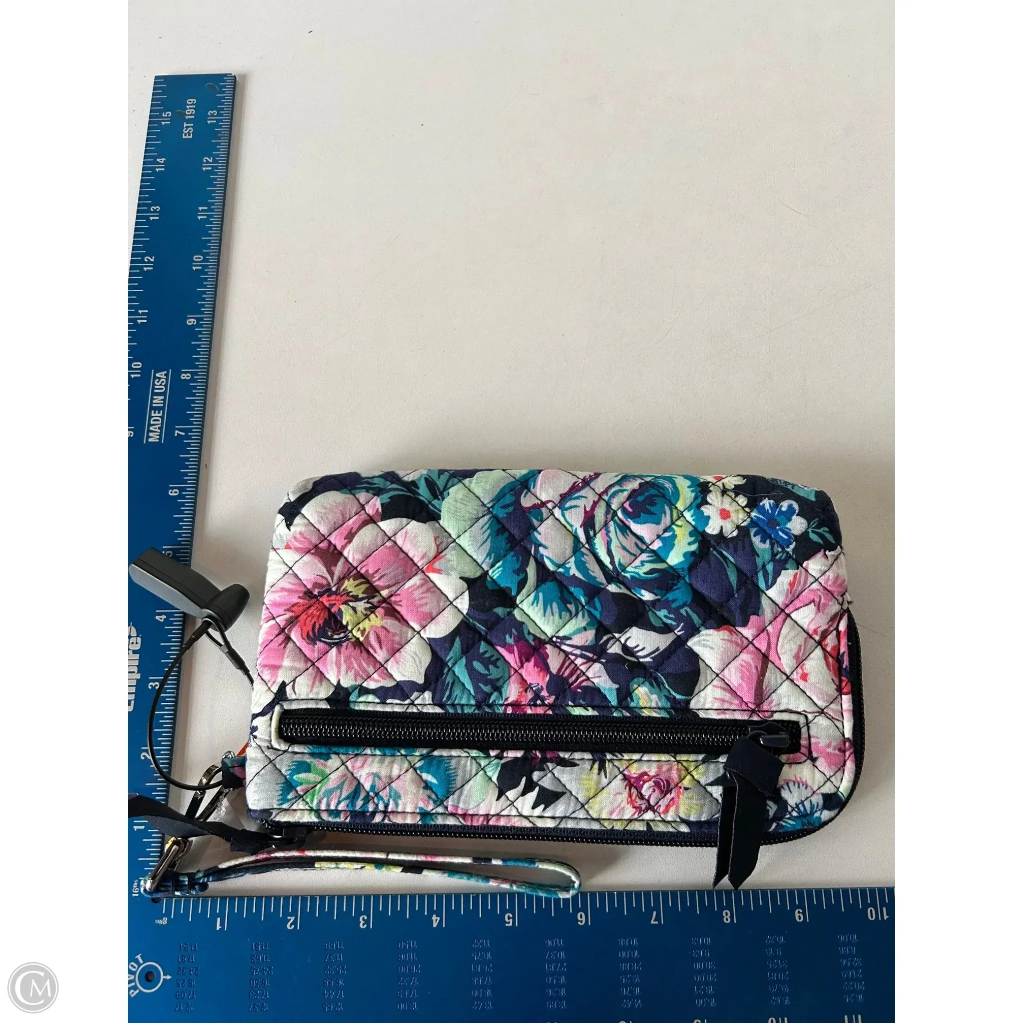 Wristlet By Vera Bradley, Size: Large