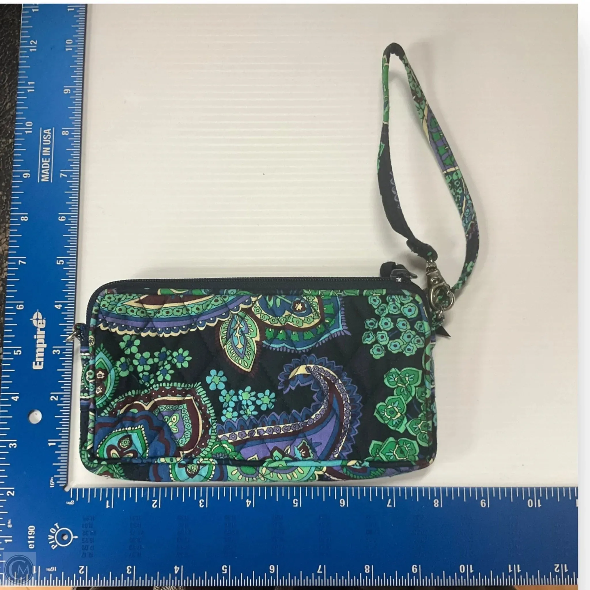 Wristlet By Vera Bradley, Size: Medium