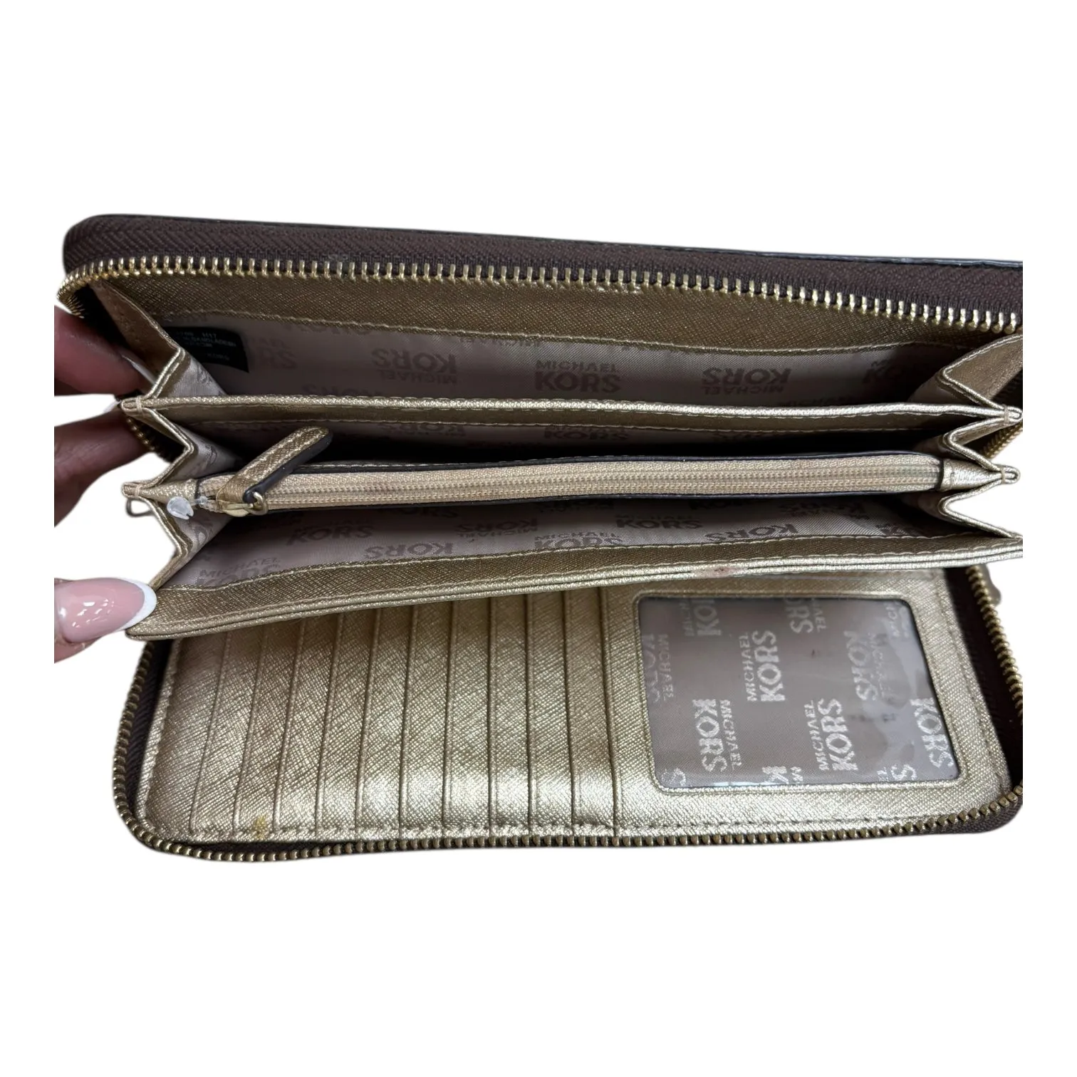Wristlet Designer By Michael Kors In White, Size:Small
